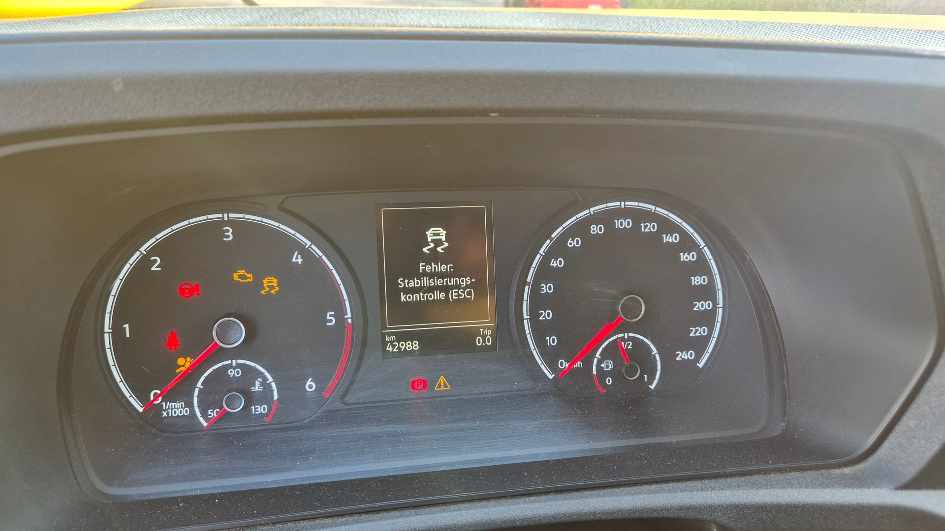 VW Caddy 2.0 TDI 4Motion Style-image-9
