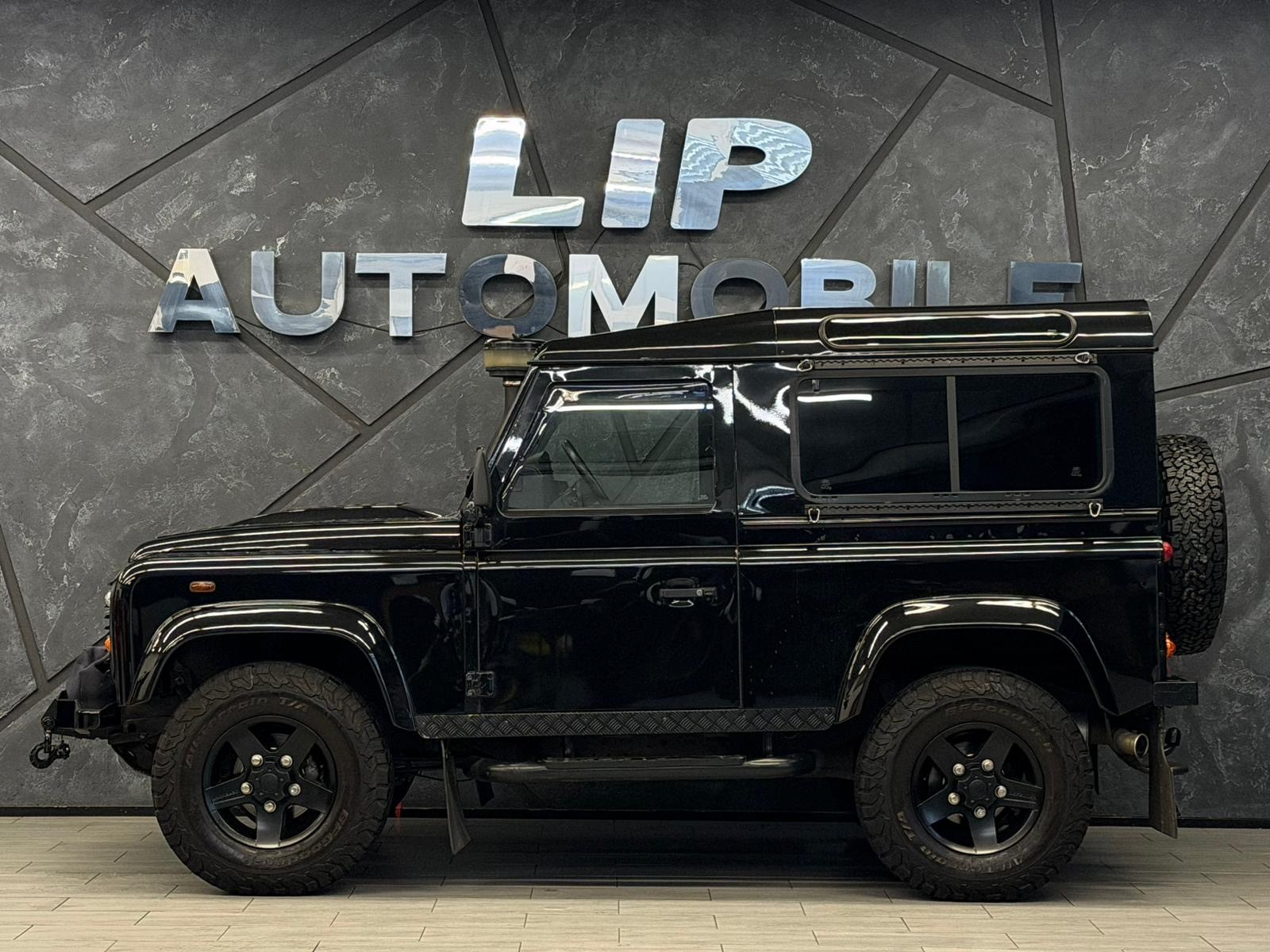 LAND ROVER Defender 90 2.2 TD4 Station Wagon 67YRS Legend-image-4