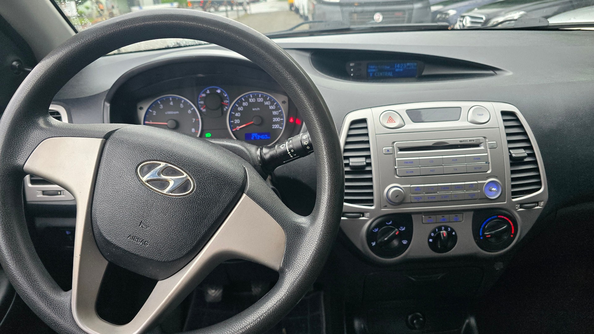 HYUNDAI i20 1.2 Comfort-image-11