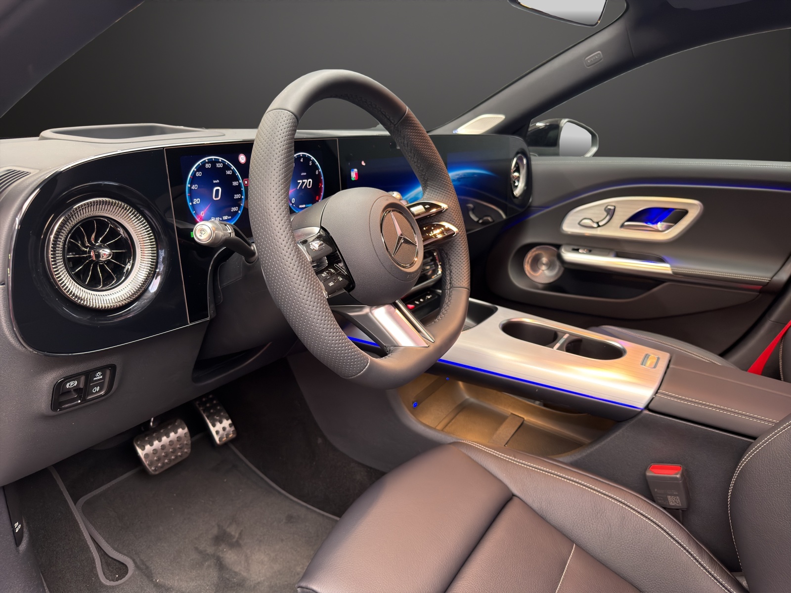 MERCEDES-BENZ CLA 220 4MATIC Shooting Brake-image-7