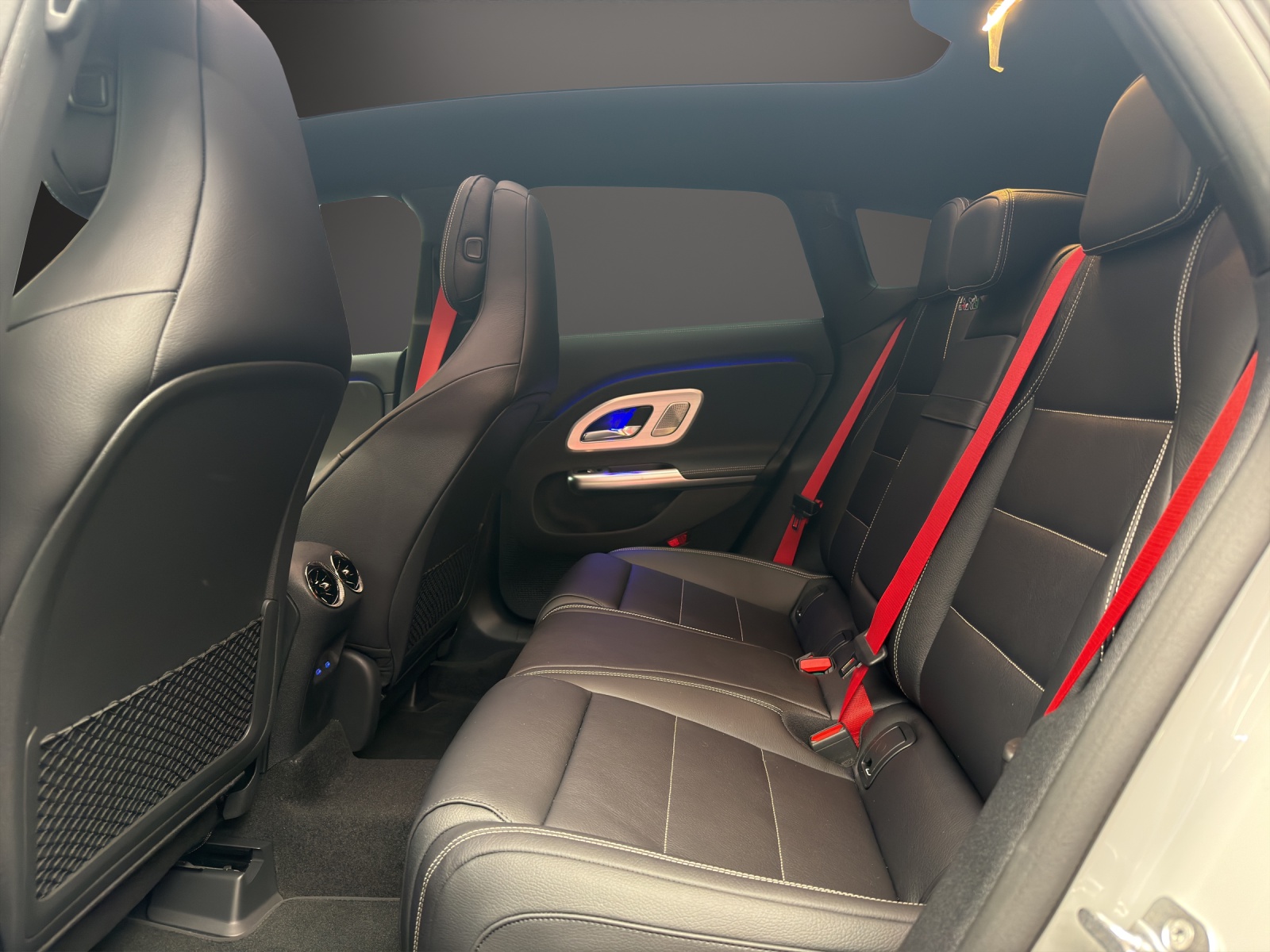 MERCEDES-BENZ CLA 220 4MATIC Shooting Brake-image-9