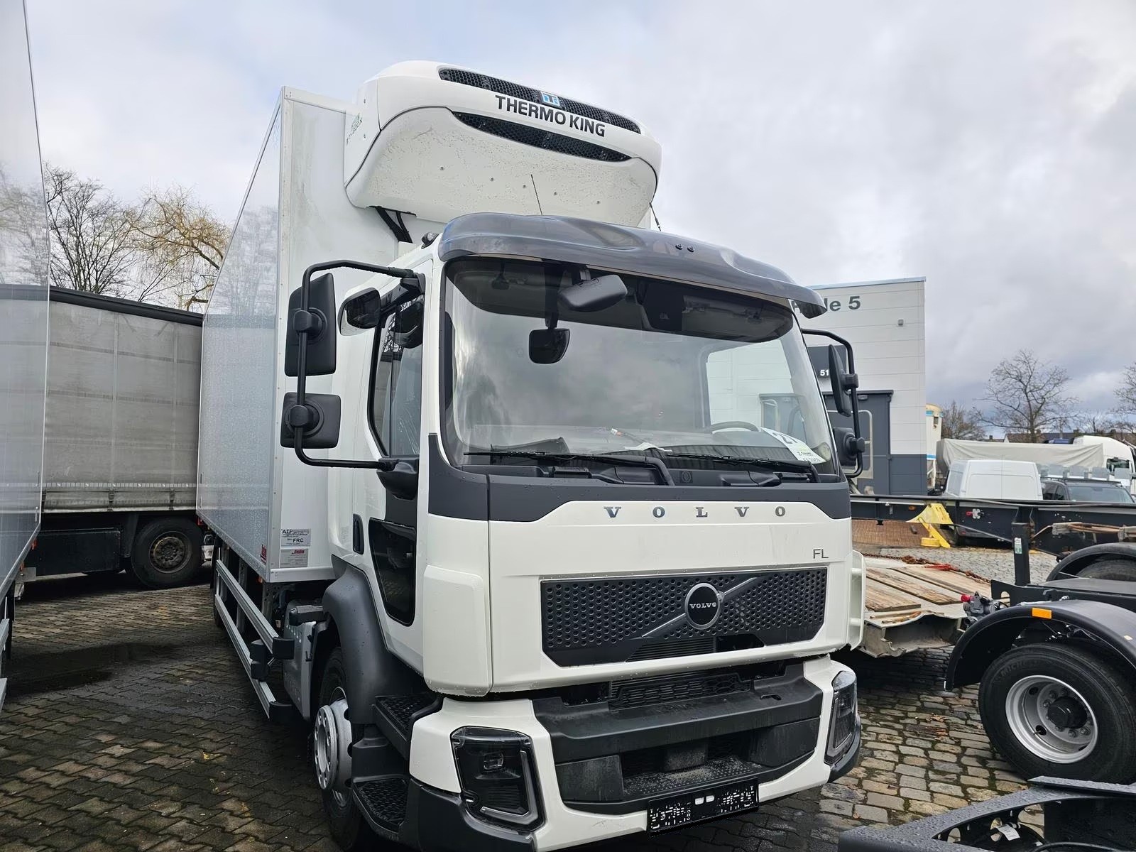 VOLVO FL 240 4x2 Kühlkoffer*Thermoking, LBW-image-1