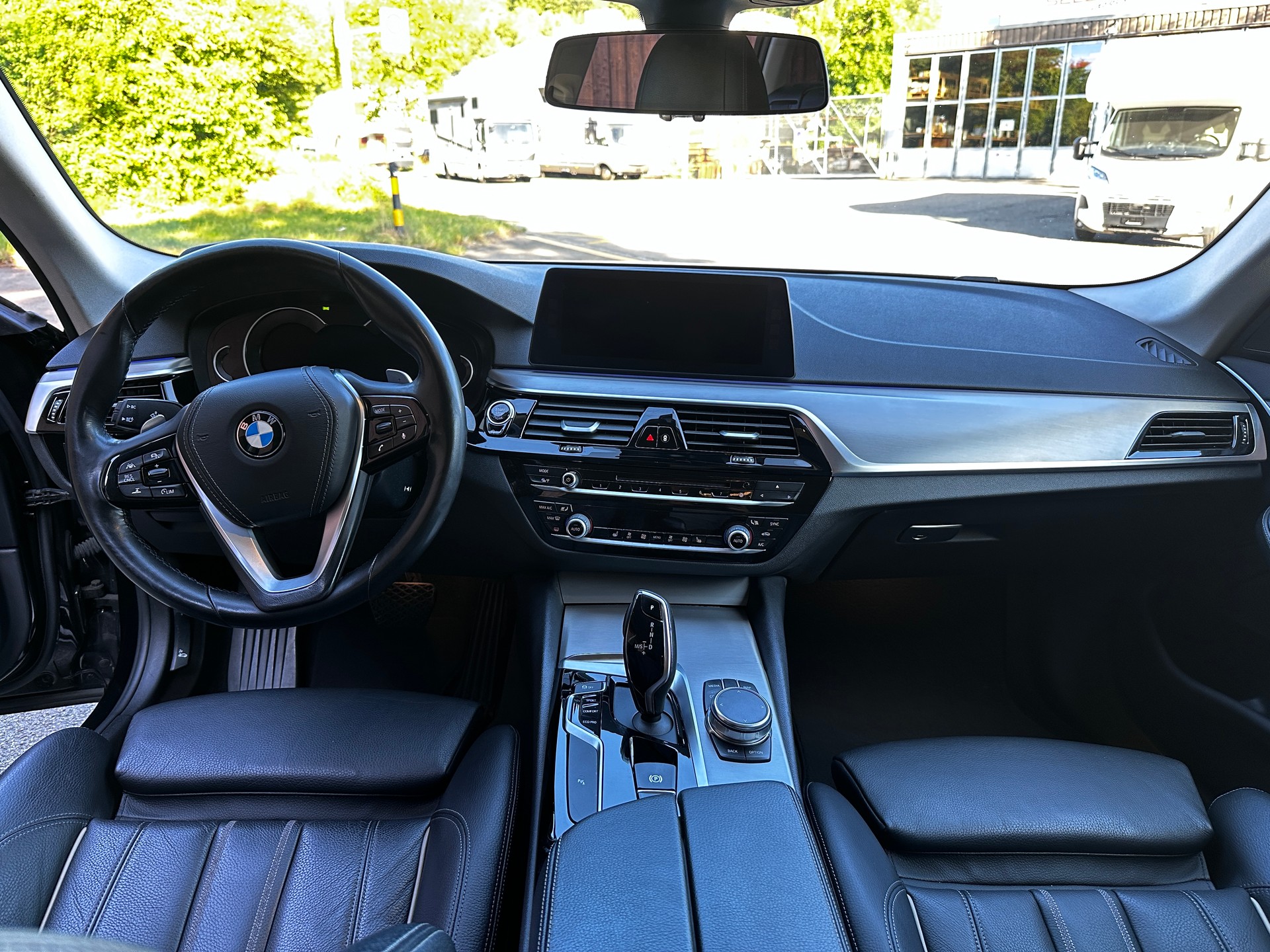 BMW 530d xDrive-image-3