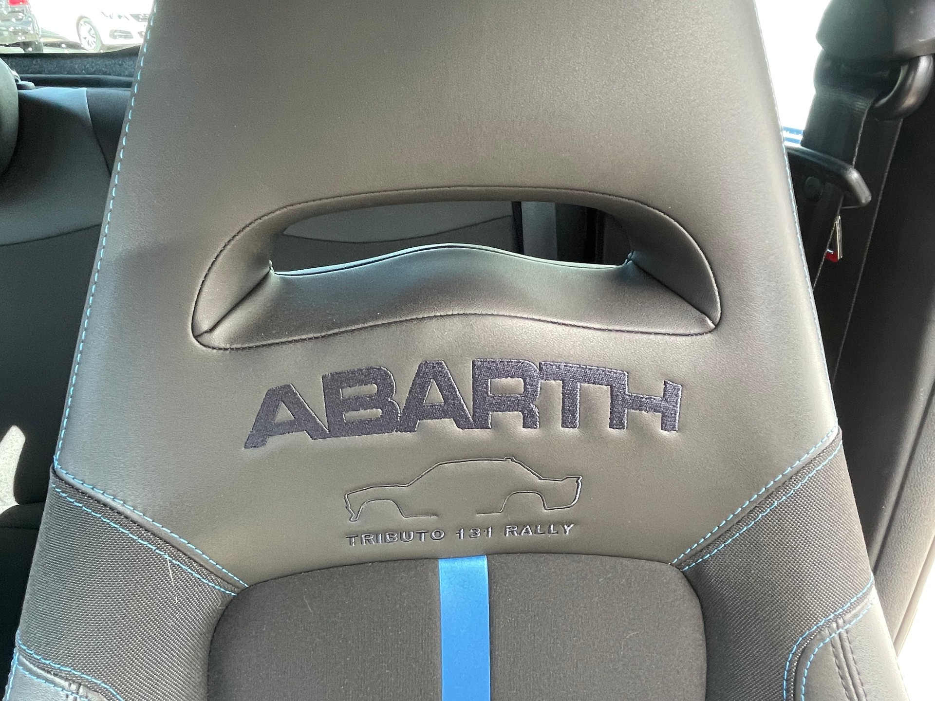 FIAT 695 1.4 16V Turbo Abarth 695 Competizione Dualogic-image-13