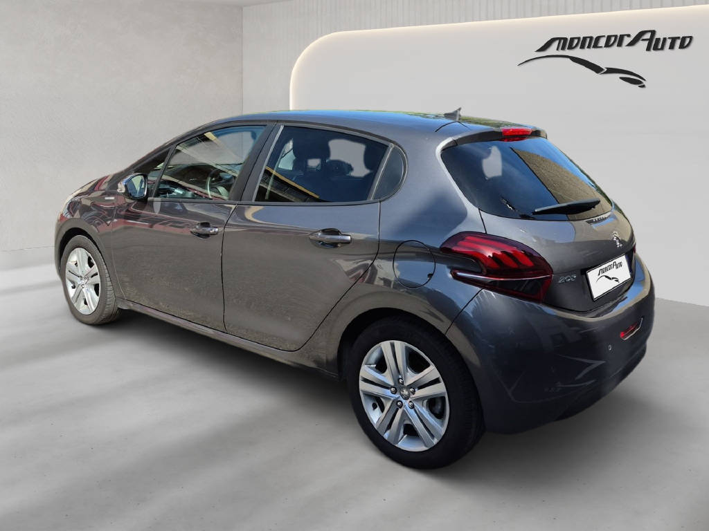 PEUGEOT 208 1.2 PureTech Style EAT6-image-6