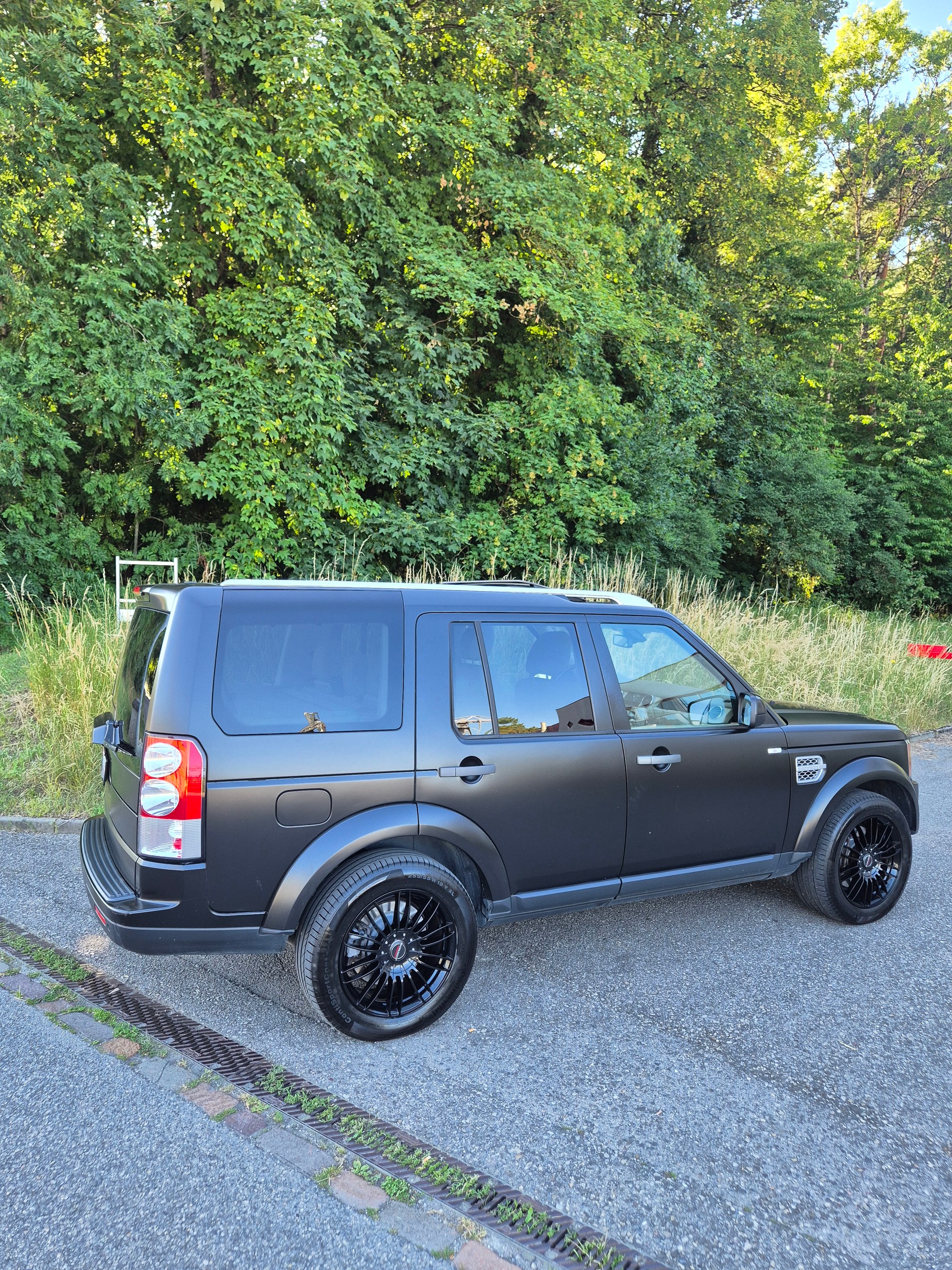 LAND ROVER Discovery 3.0 TDV6 HSE Automatic-image-1