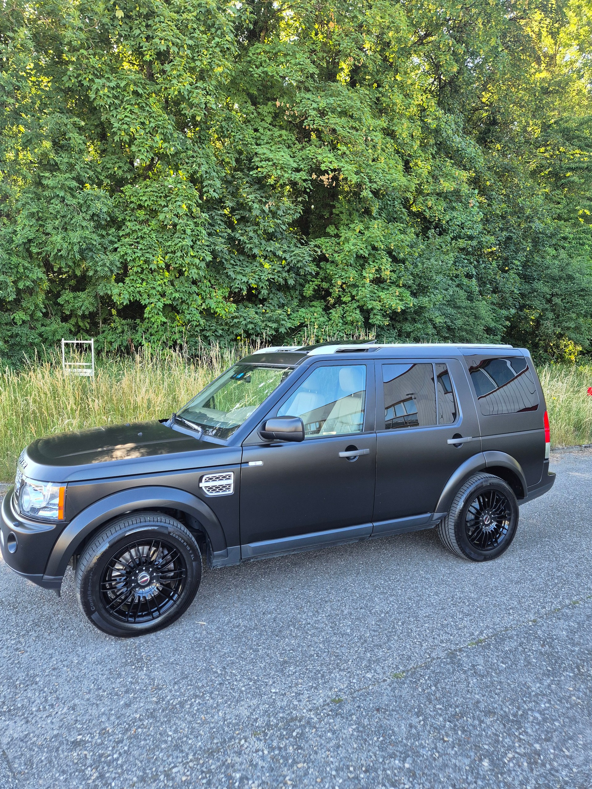 LAND ROVER Discovery 3.0 TDV6 HSE Automatic-image-3