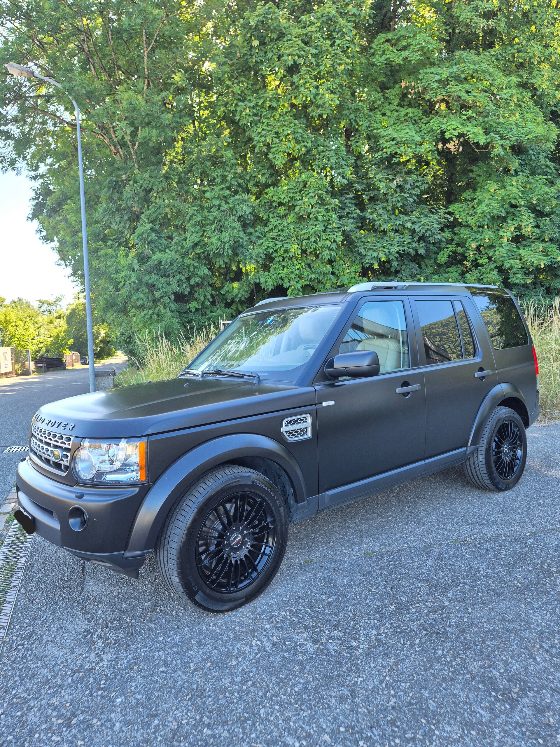 LAND ROVER Discovery 3.0 TDV6 HSE Automatic-image-4