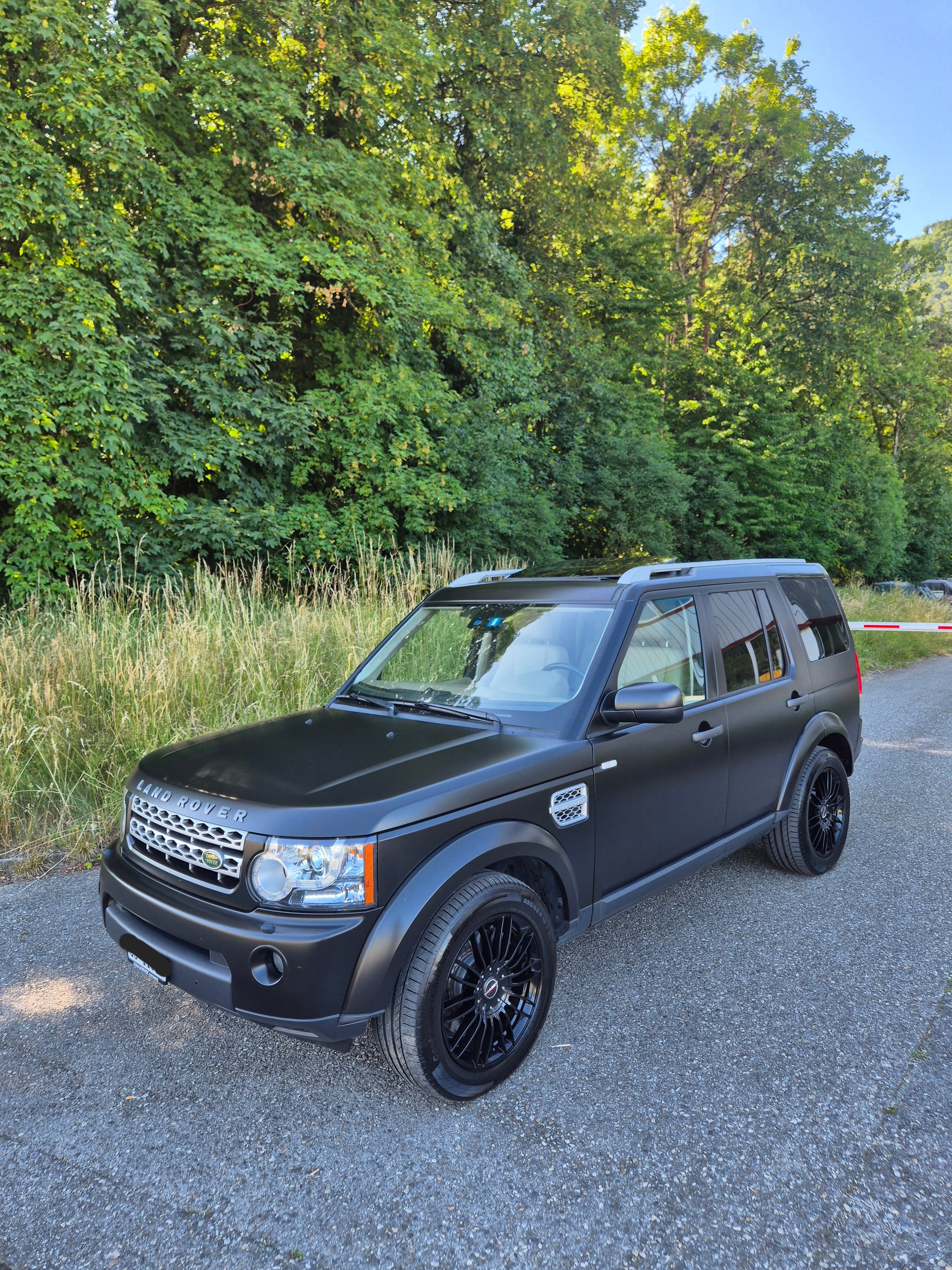 LAND ROVER Discovery 3.0 TDV6 HSE Automatic-image-6