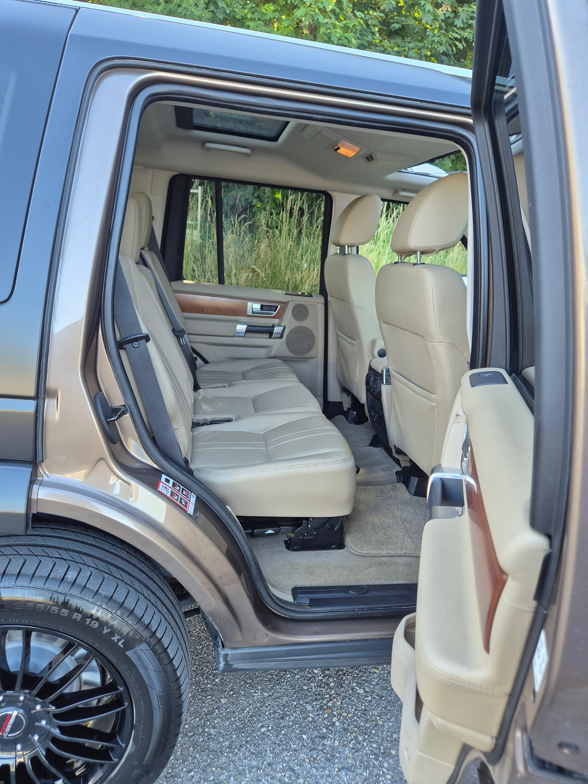 LAND ROVER Discovery 3.0 TDV6 HSE Automatic-image-7