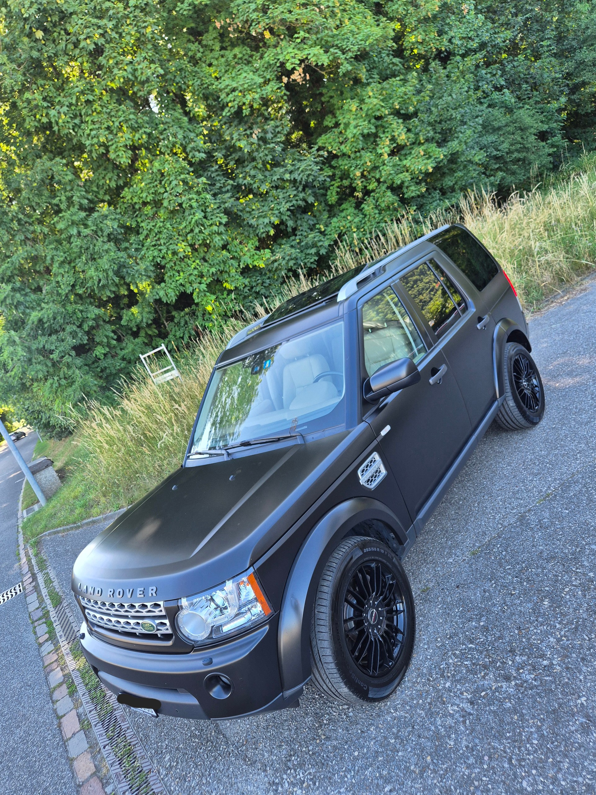 LAND ROVER Discovery 3.0 TDV6 HSE Automatic-image-0