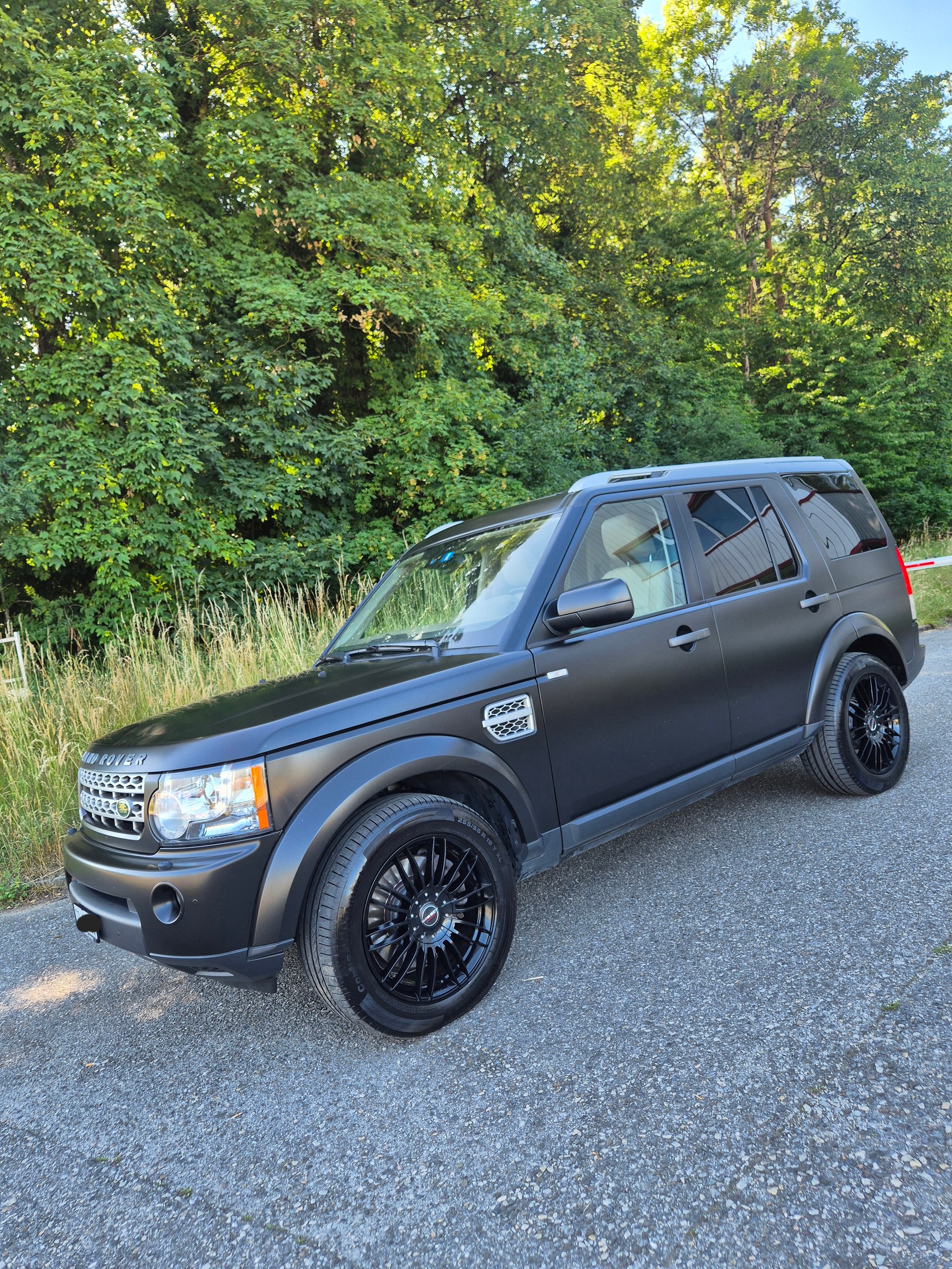 LAND ROVER Discovery 3.0 TDV6 HSE Automatic-image-14