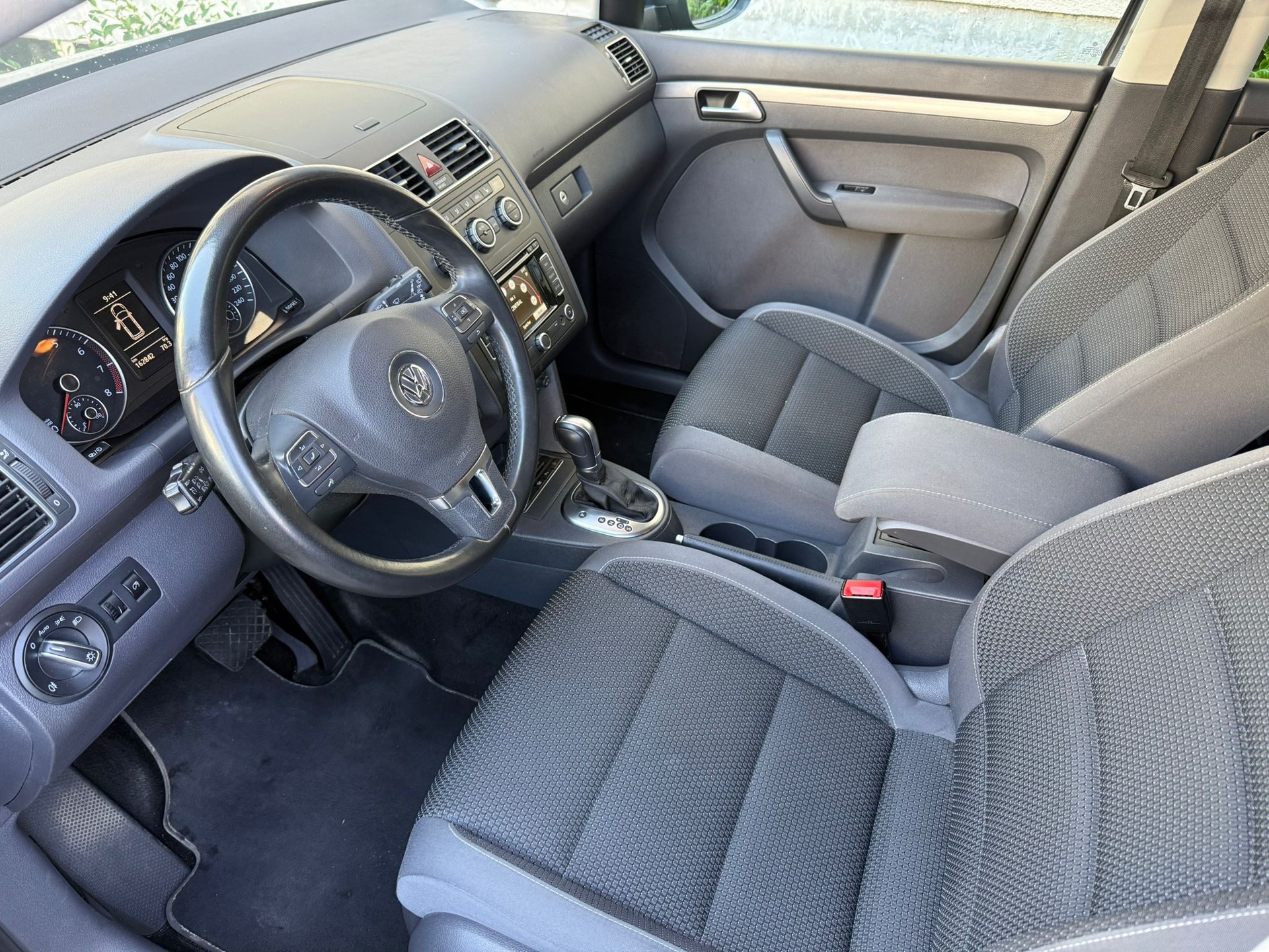 VW Touran 1.4 TSI Comfortline DSG-image-8