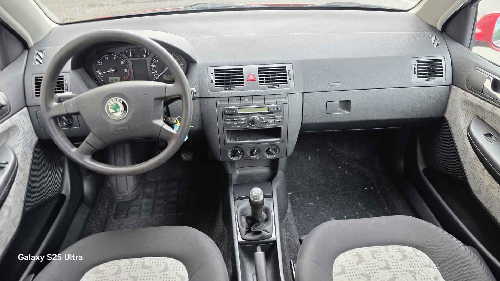 SKODA Fabia 1.4 16V Elegance-image-15