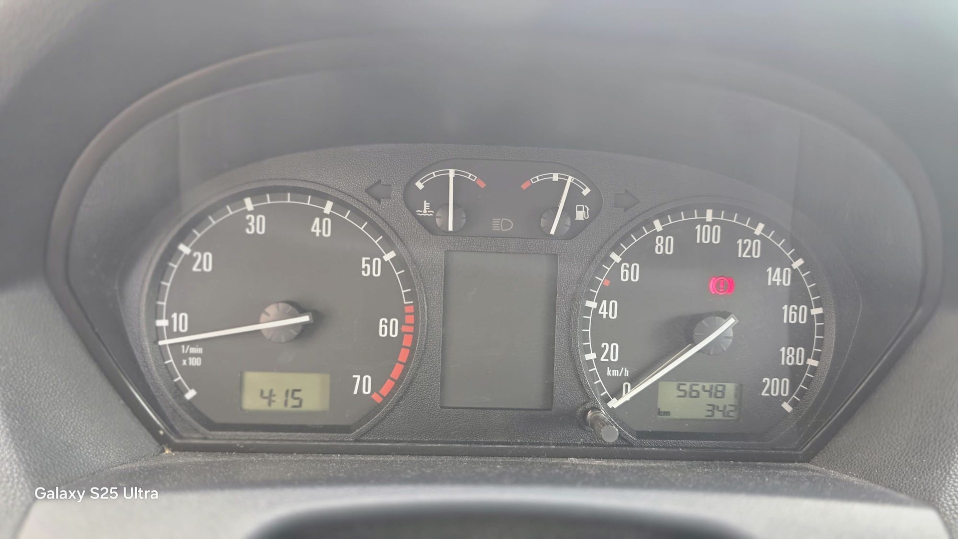 SKODA Fabia 1.4 16V Elegance-image-14