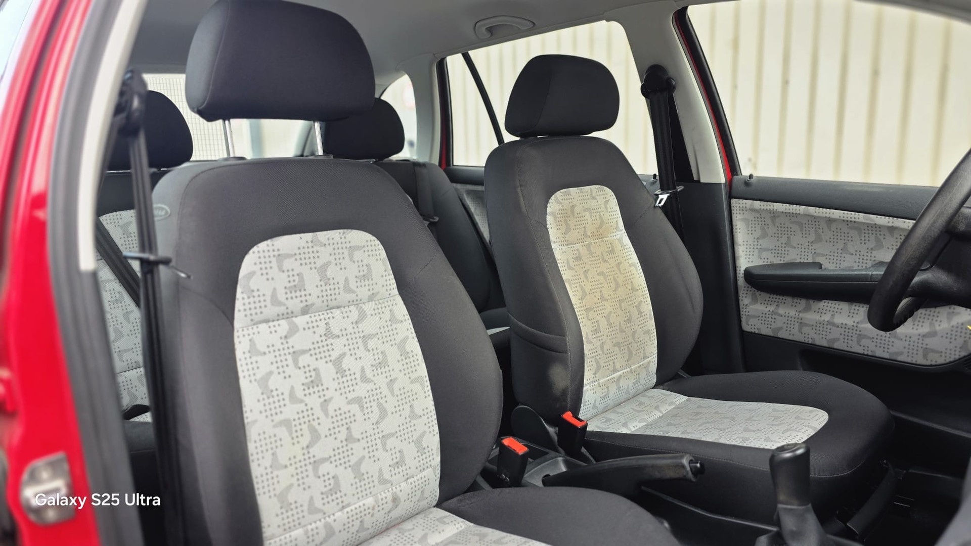 SKODA Fabia 1.4 16V Elegance-image-12