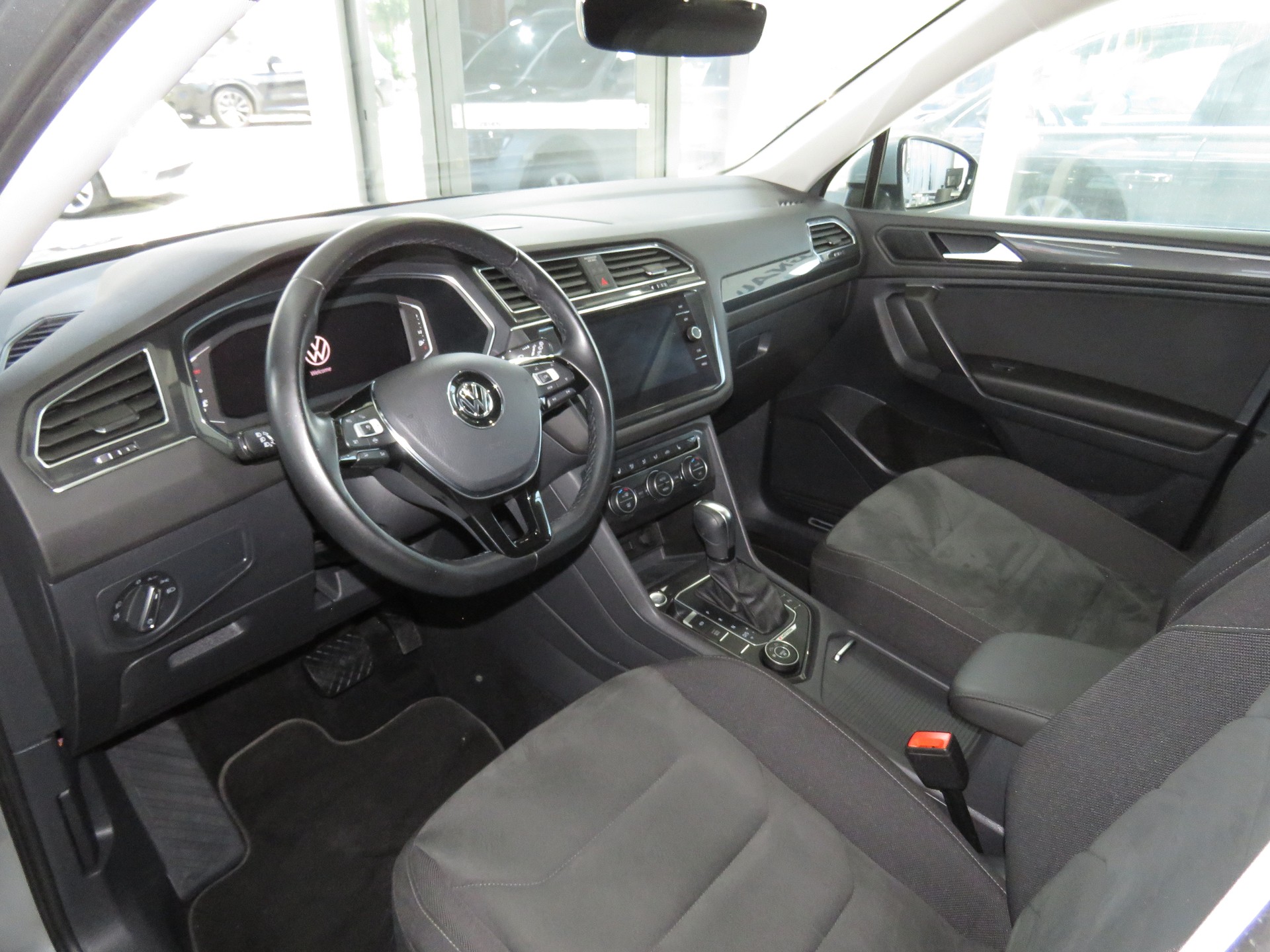 VW Tiguan Allspace 2.0TSI Highline 4Motion DSG-image-6