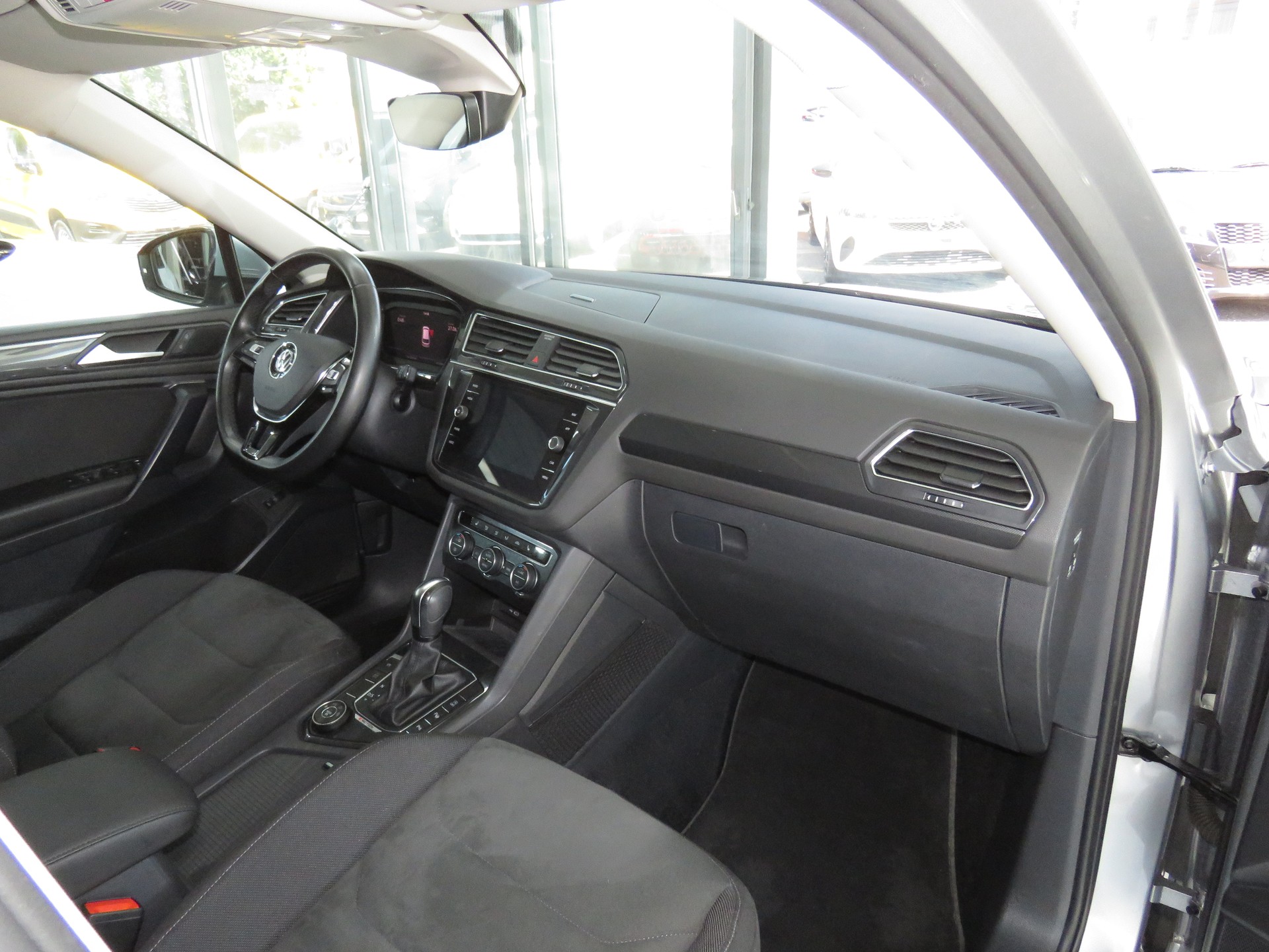 VW Tiguan Allspace 2.0TSI Highline 4Motion DSG-image-11