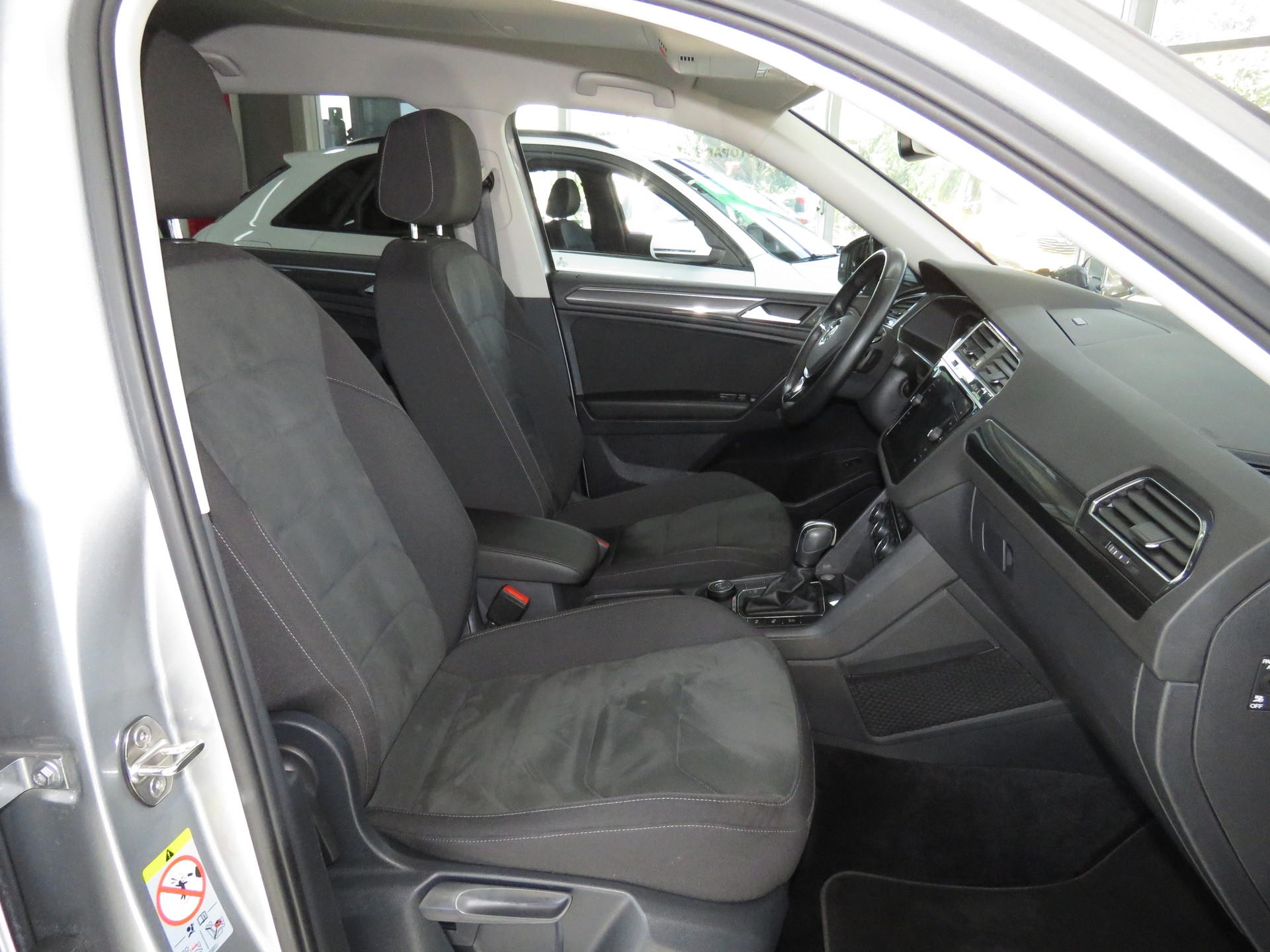 VW Tiguan Allspace 2.0TSI Highline 4Motion DSG-image-12