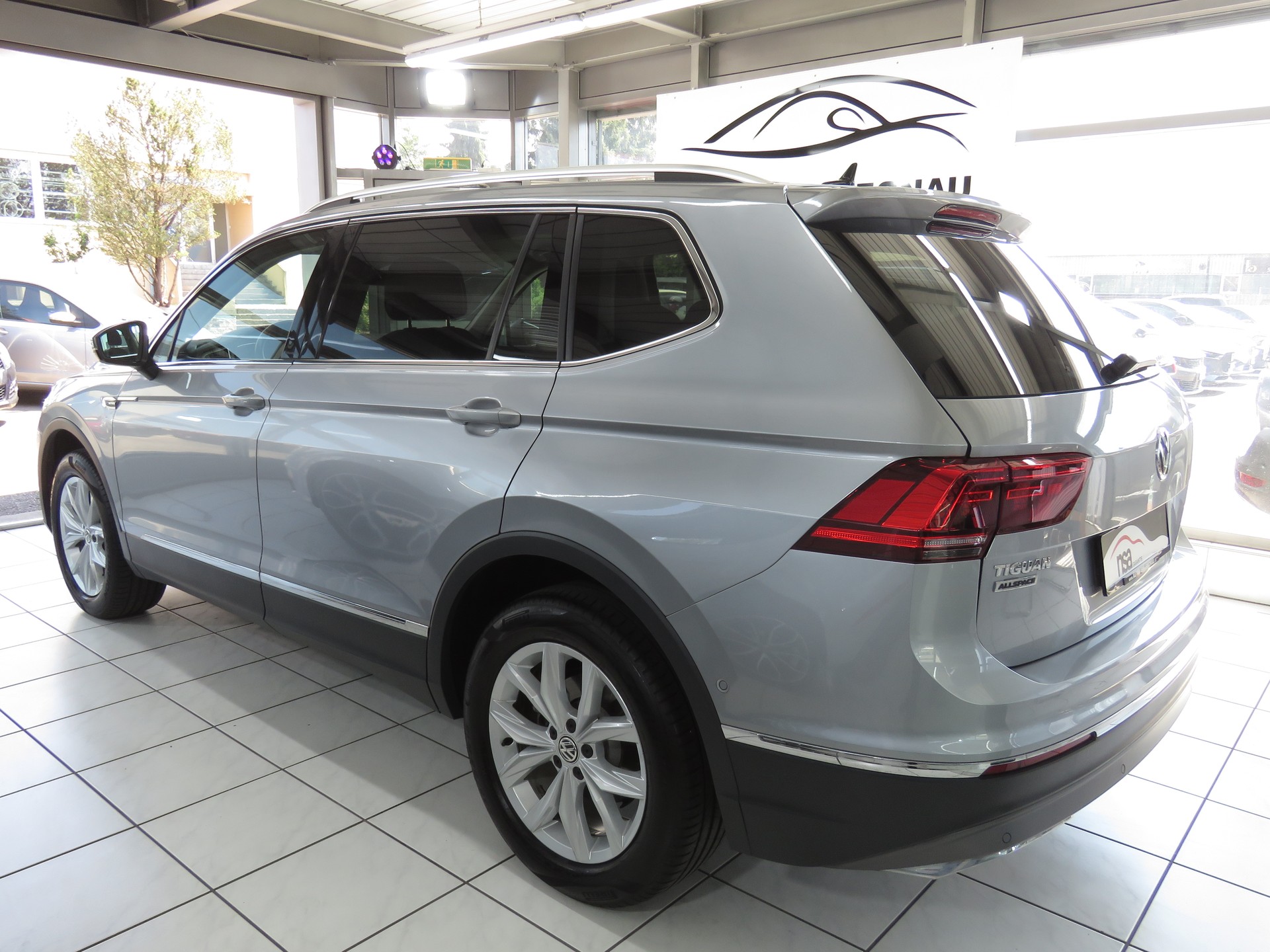VW Tiguan Allspace 2.0TSI Highline 4Motion DSG-image-5