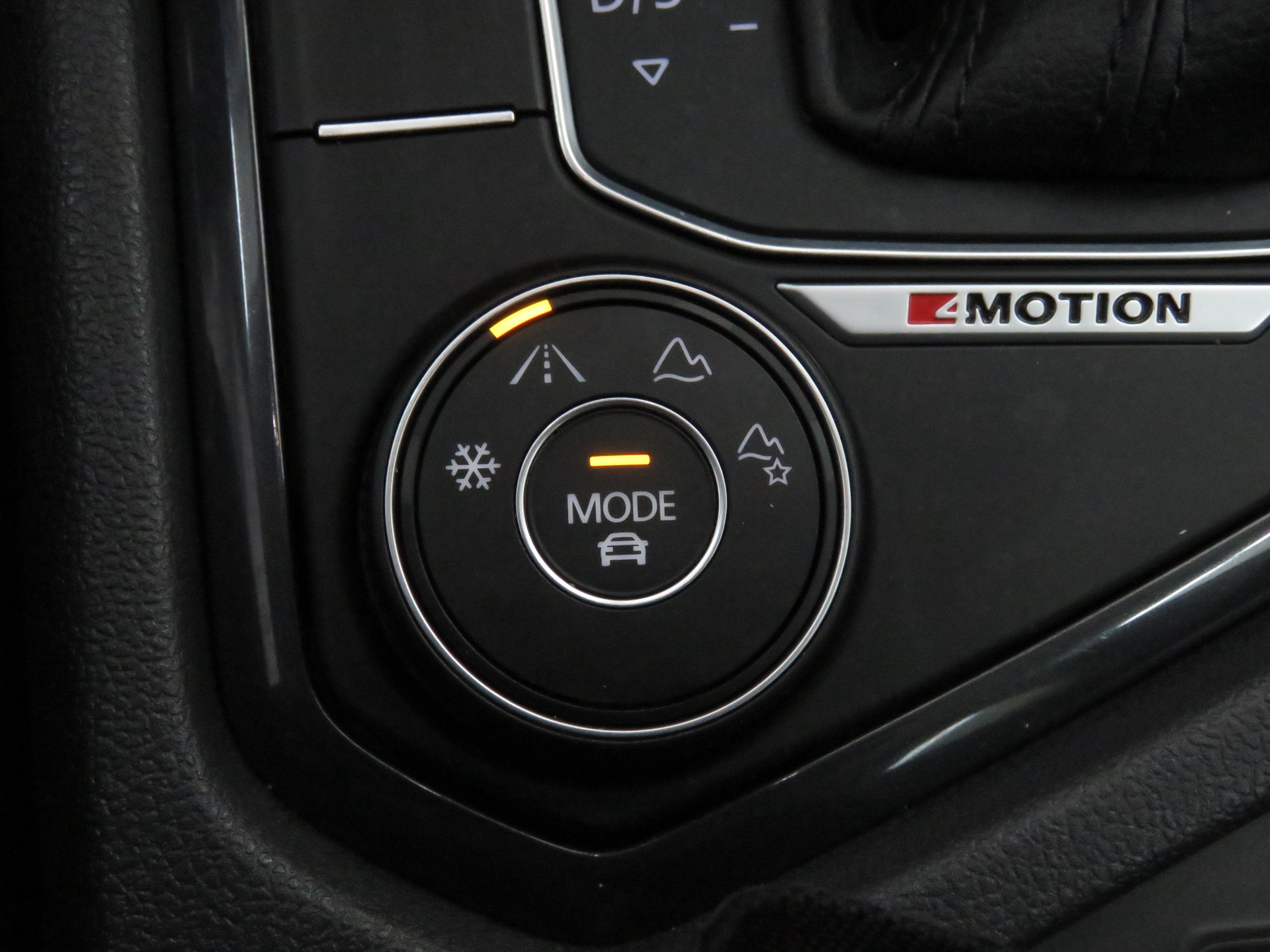 VW Tiguan Allspace 2.0TSI Highline 4Motion DSG-image-24