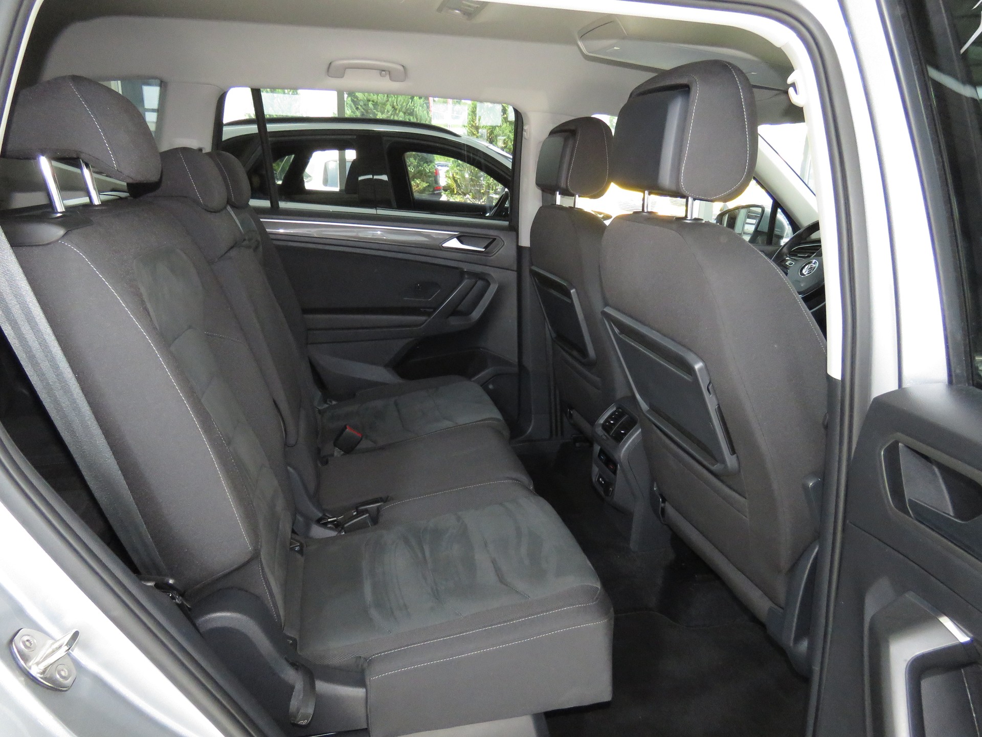 VW Tiguan Allspace 2.0TSI Highline 4Motion DSG-image-13