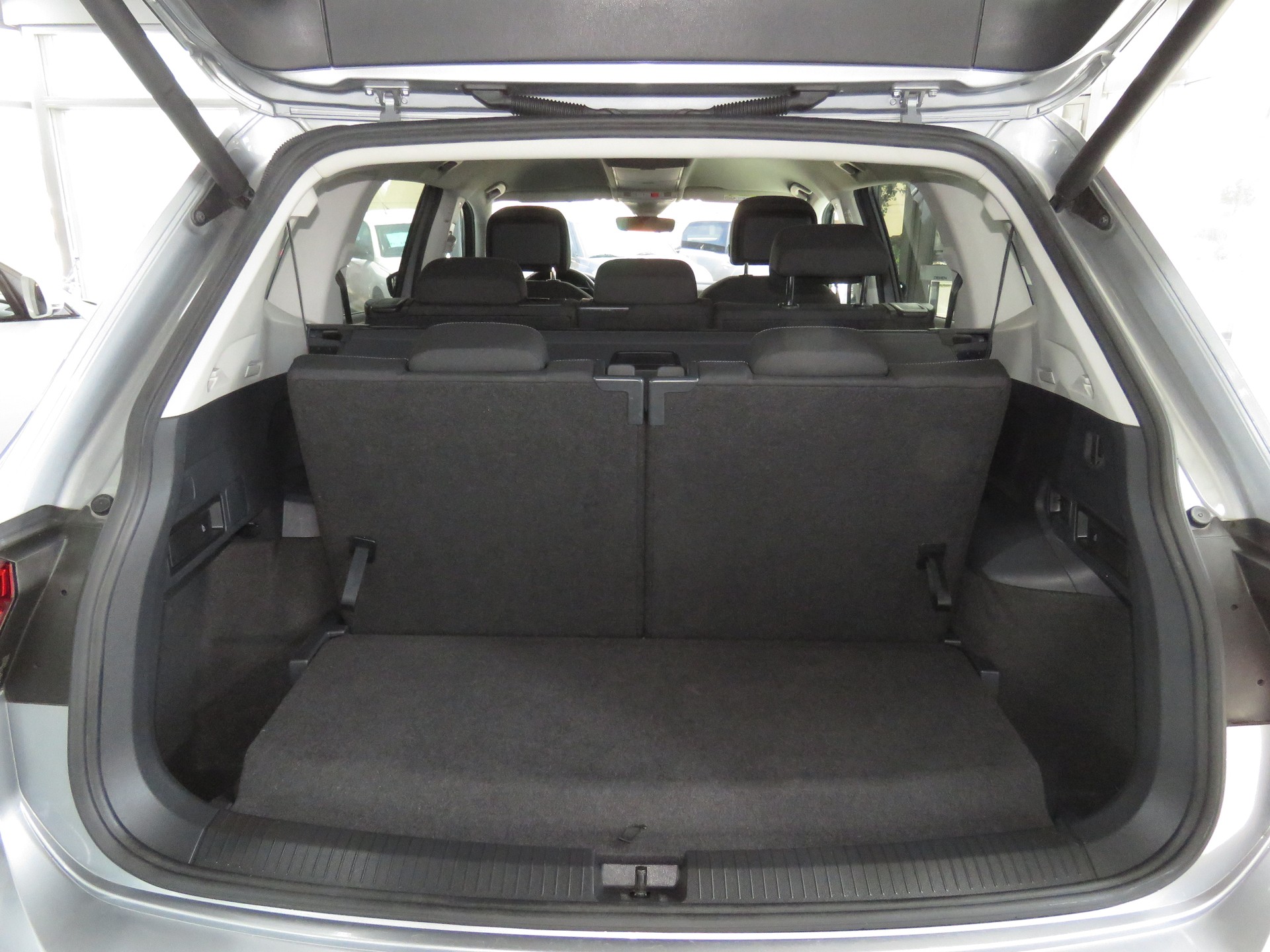 VW Tiguan Allspace 2.0TSI Highline 4Motion DSG-image-10