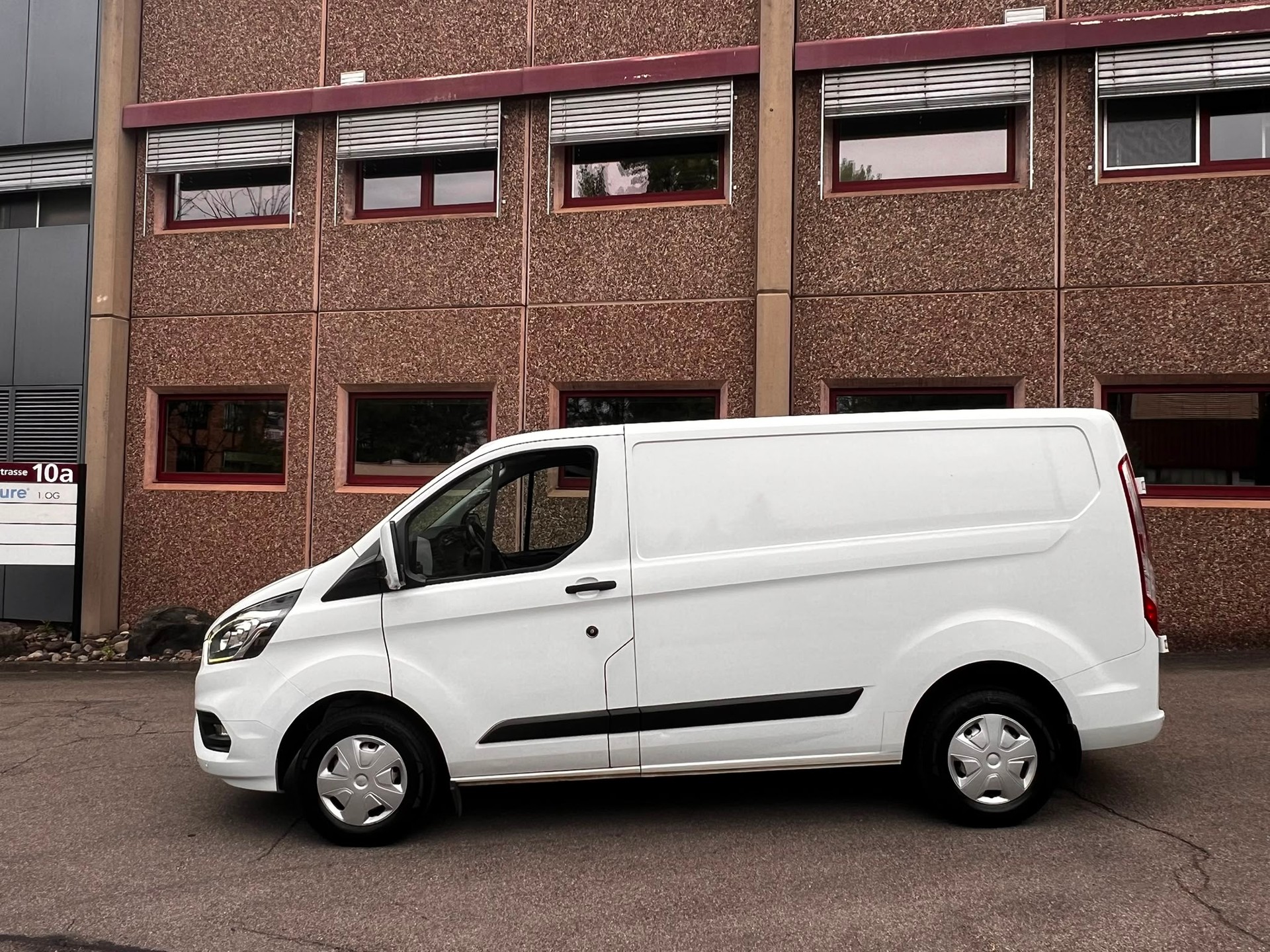 FORD Transit Custom Van 280 L1H1Trend-image-2