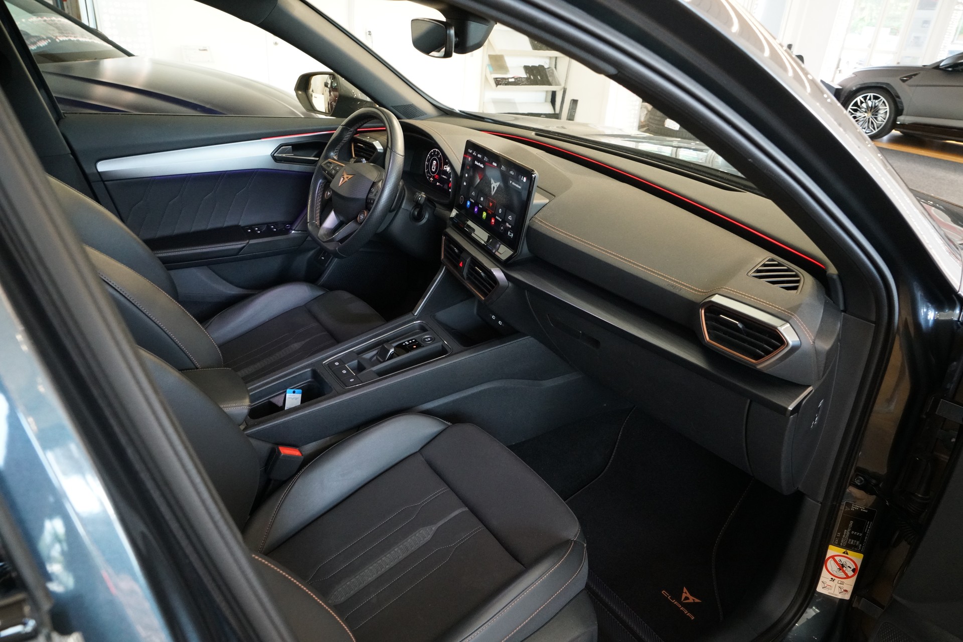 CUPRA Formentor 2.0TSI VZ 4Drive DSG 5-Jahre Garantie-image-12