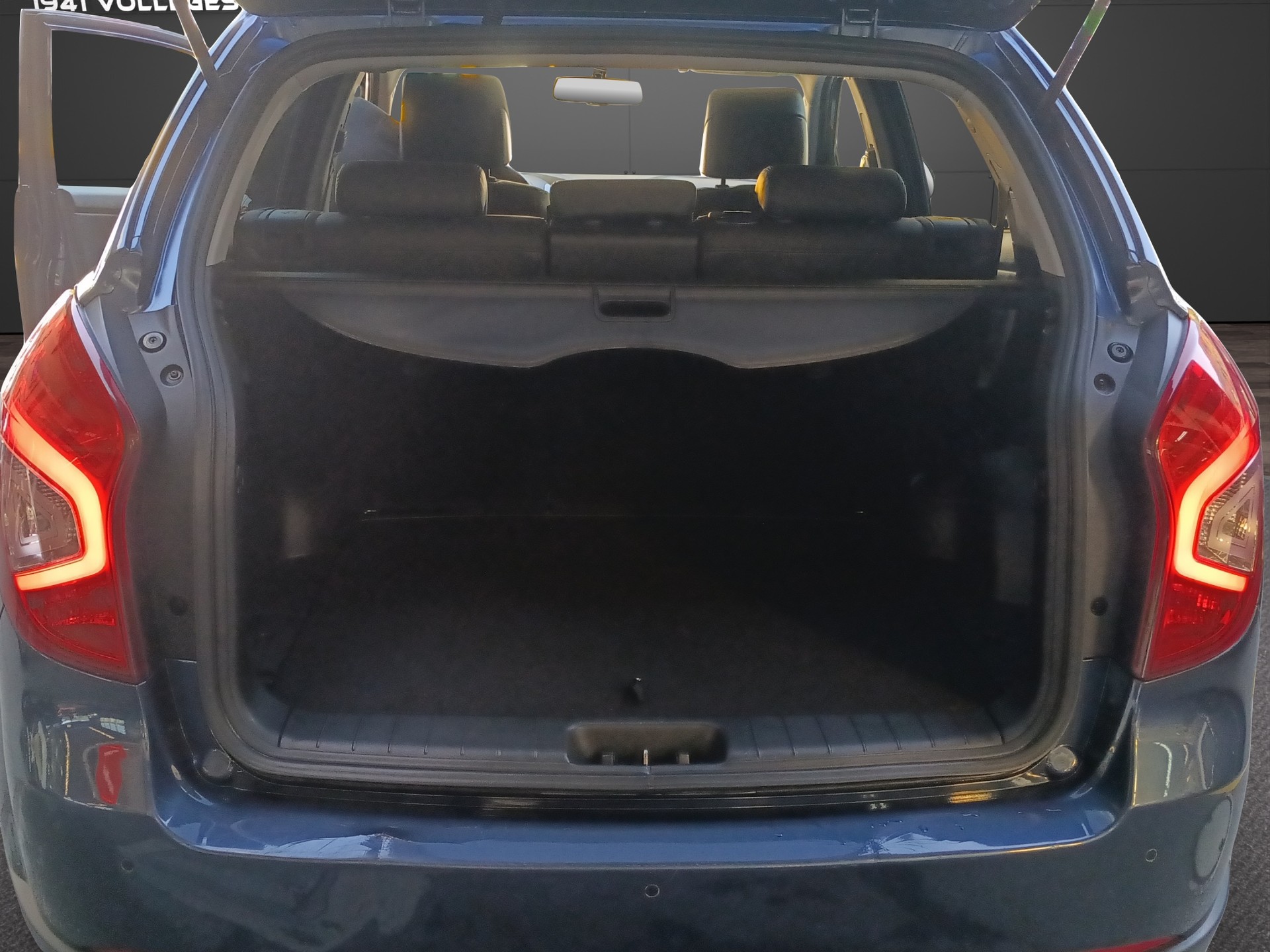 KGM-SsangYong Korando 2.0 e-XDI Sapphire 4WD Automatic-image-16