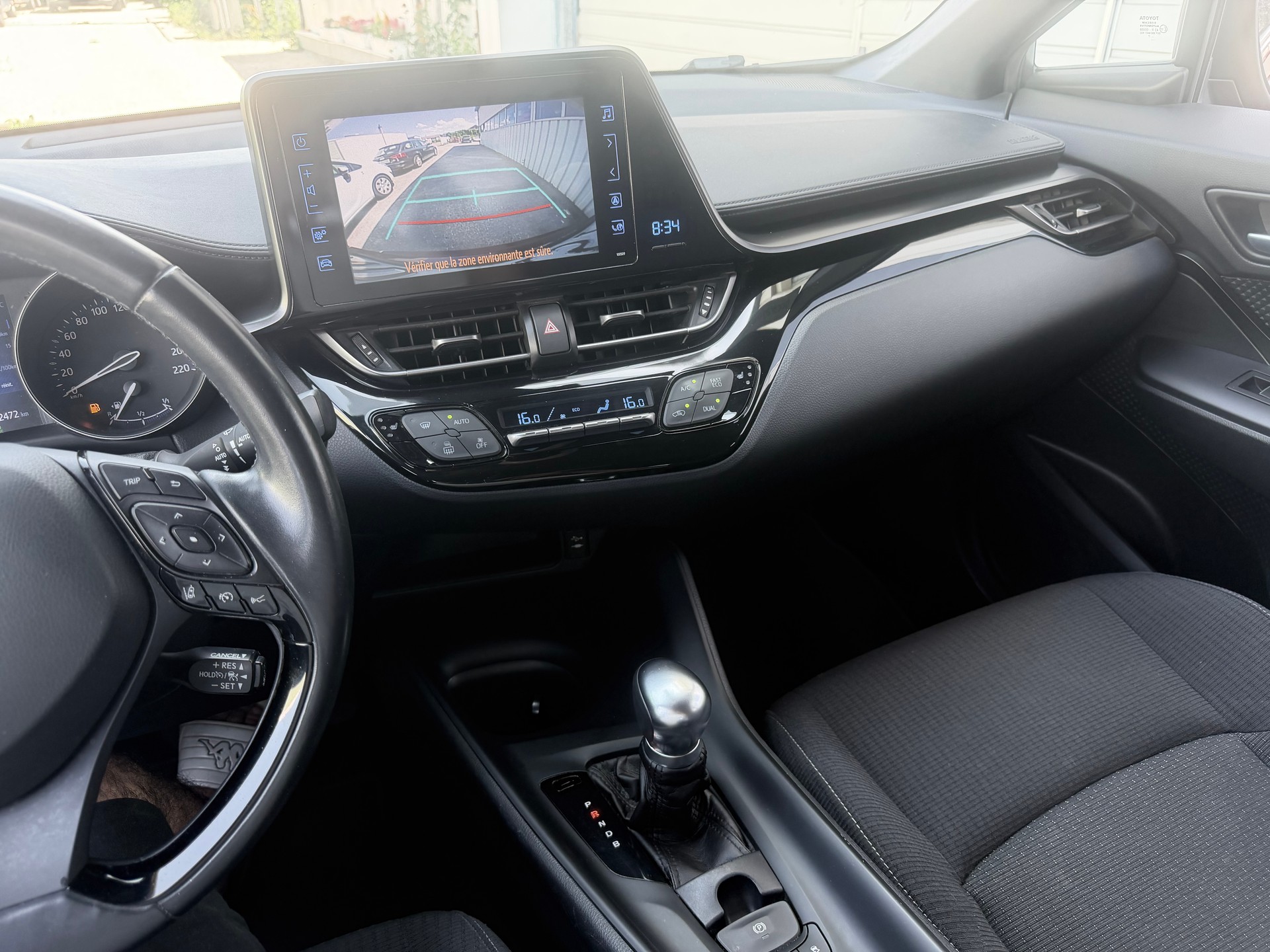 TOYOTA C-HR 1.8 HSD Comfort CVT-image-8