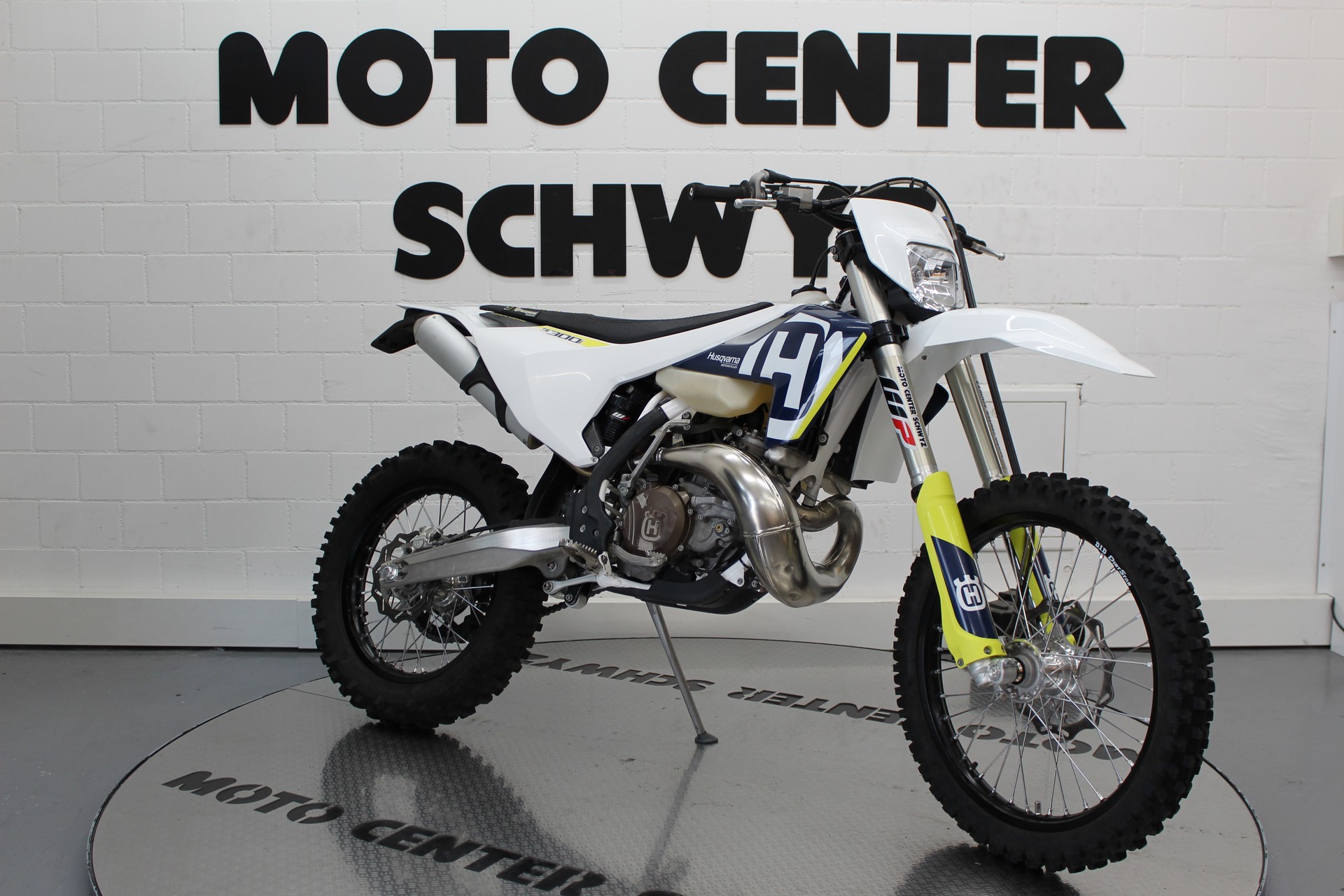 HUSQVARNA TE 300i-showroom-element-1
