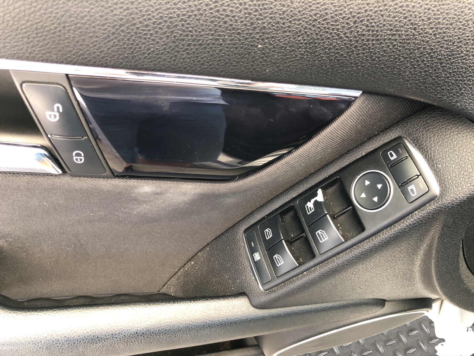 MERCEDES-BENZ C 220 CDI BlueEfficiency Automatic-image-13