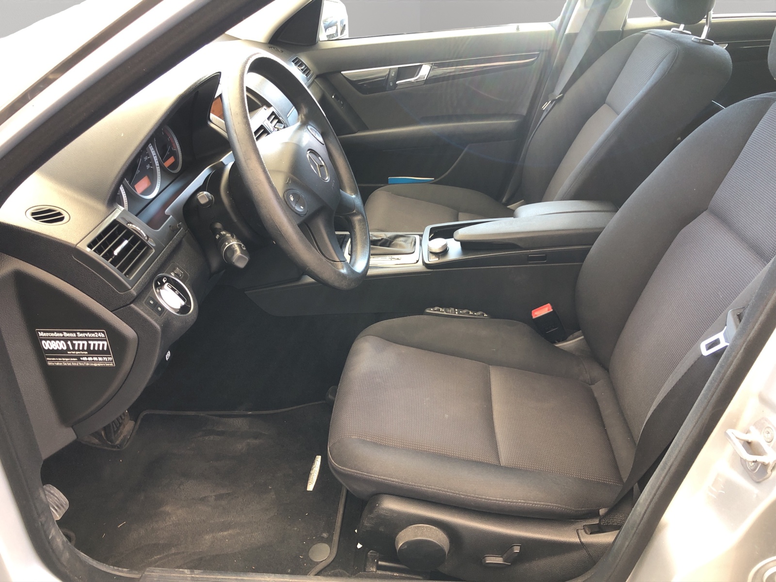 MERCEDES-BENZ C 220 CDI BlueEfficiency Automatic-image-8