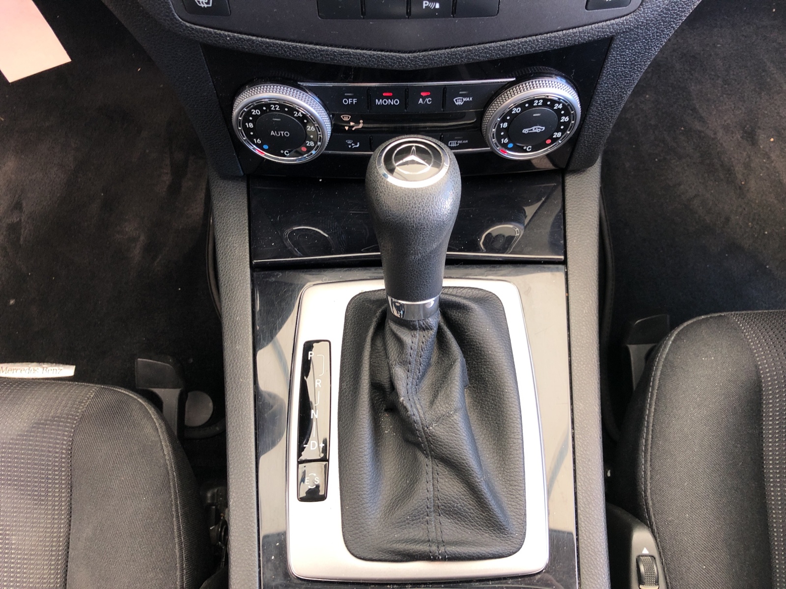 MERCEDES-BENZ C 220 CDI BlueEfficiency Automatic-image-10
