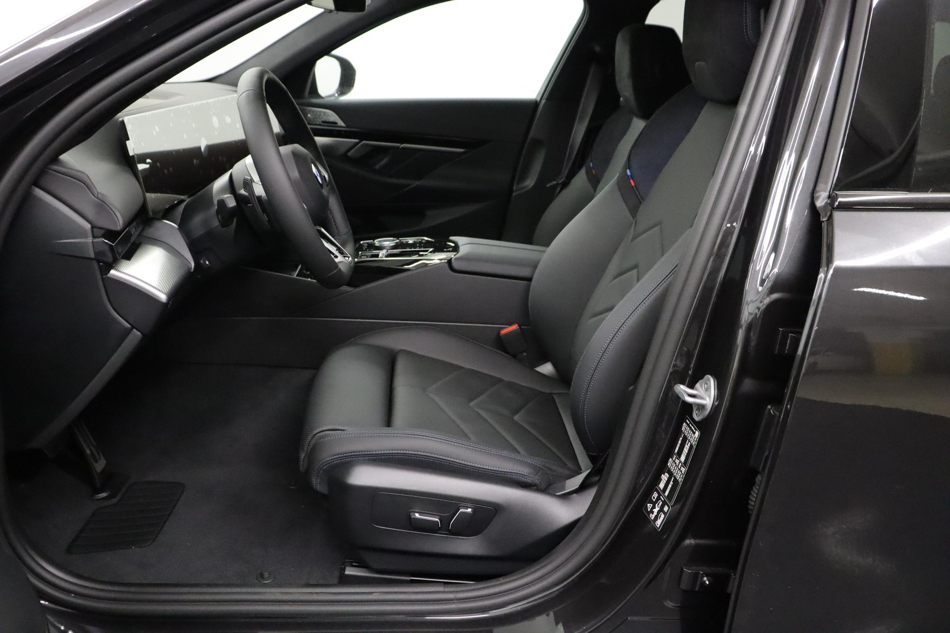 BMW 520d xDrive Touring-image-5