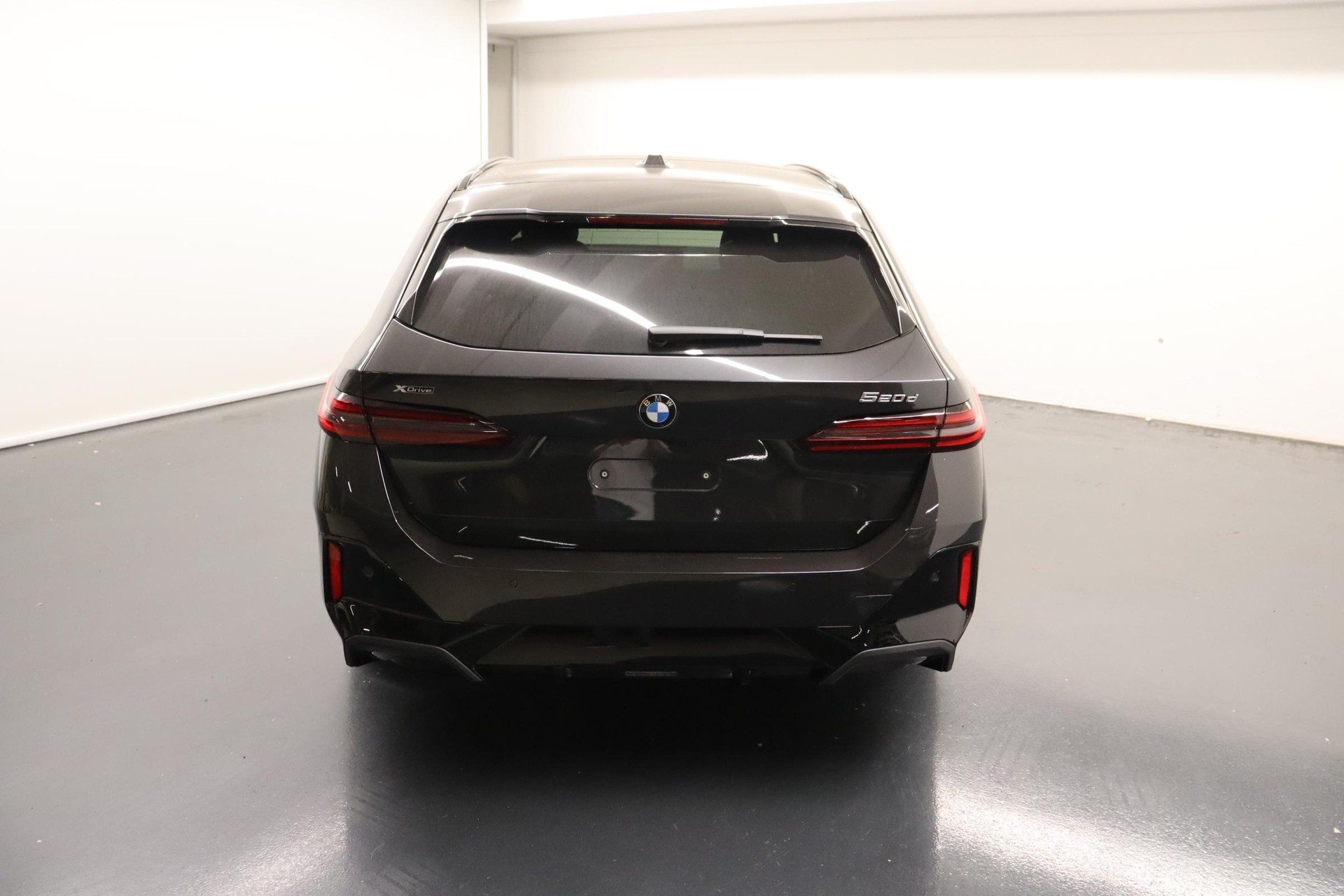 BMW 520d xDrive Touring-image-1