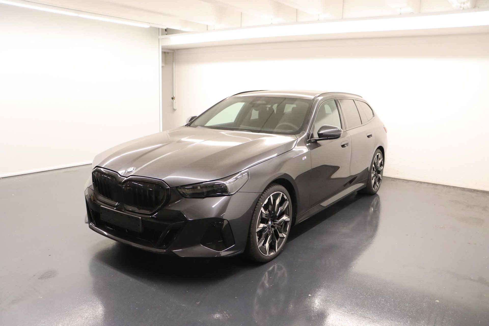 BMW 520d xDrive Touring-image-0