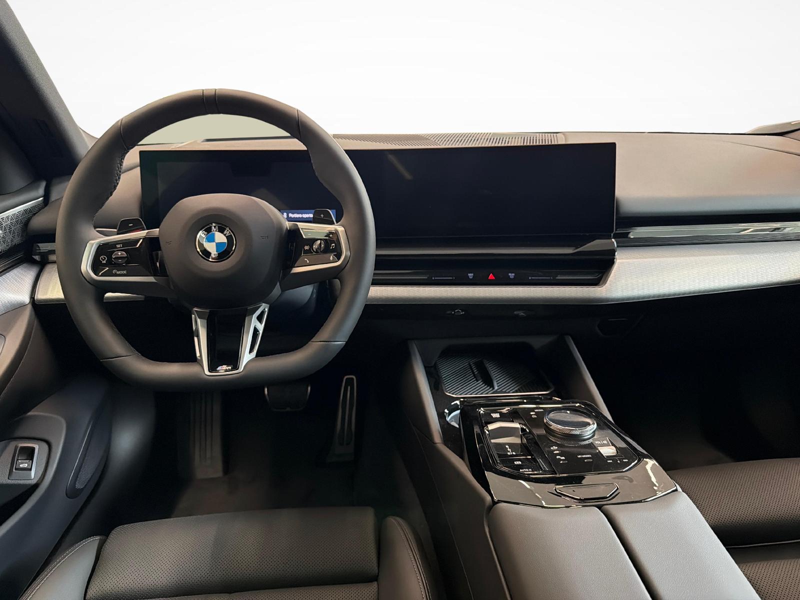 BMW 520d xDrive Touring-image-9