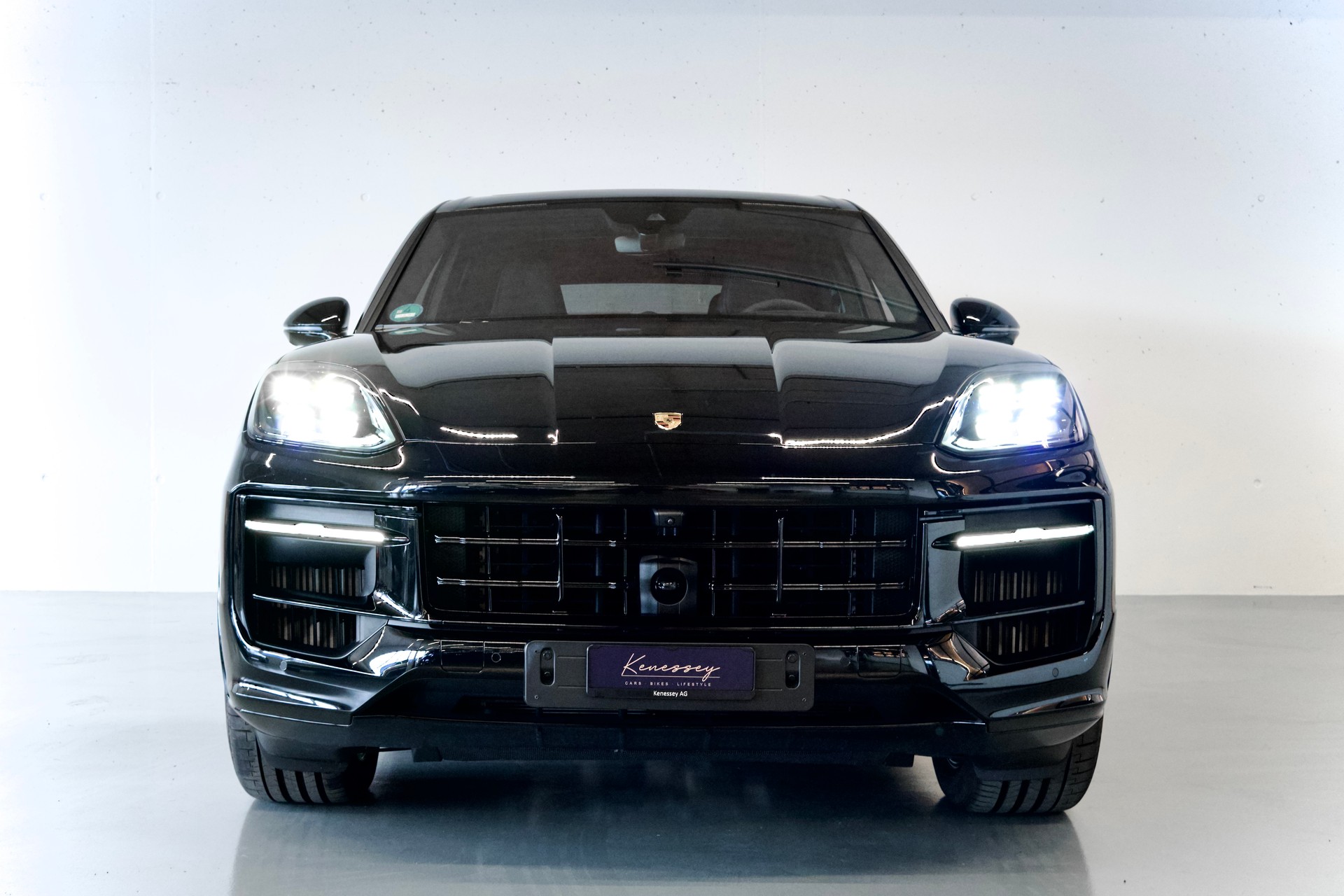 PORSCHE CAYENNE GTS | CARBON INTERIEUR | STANDHEIZUNG | HINTERACHSLENKUNG | PANO-DACH | AHK-image-4