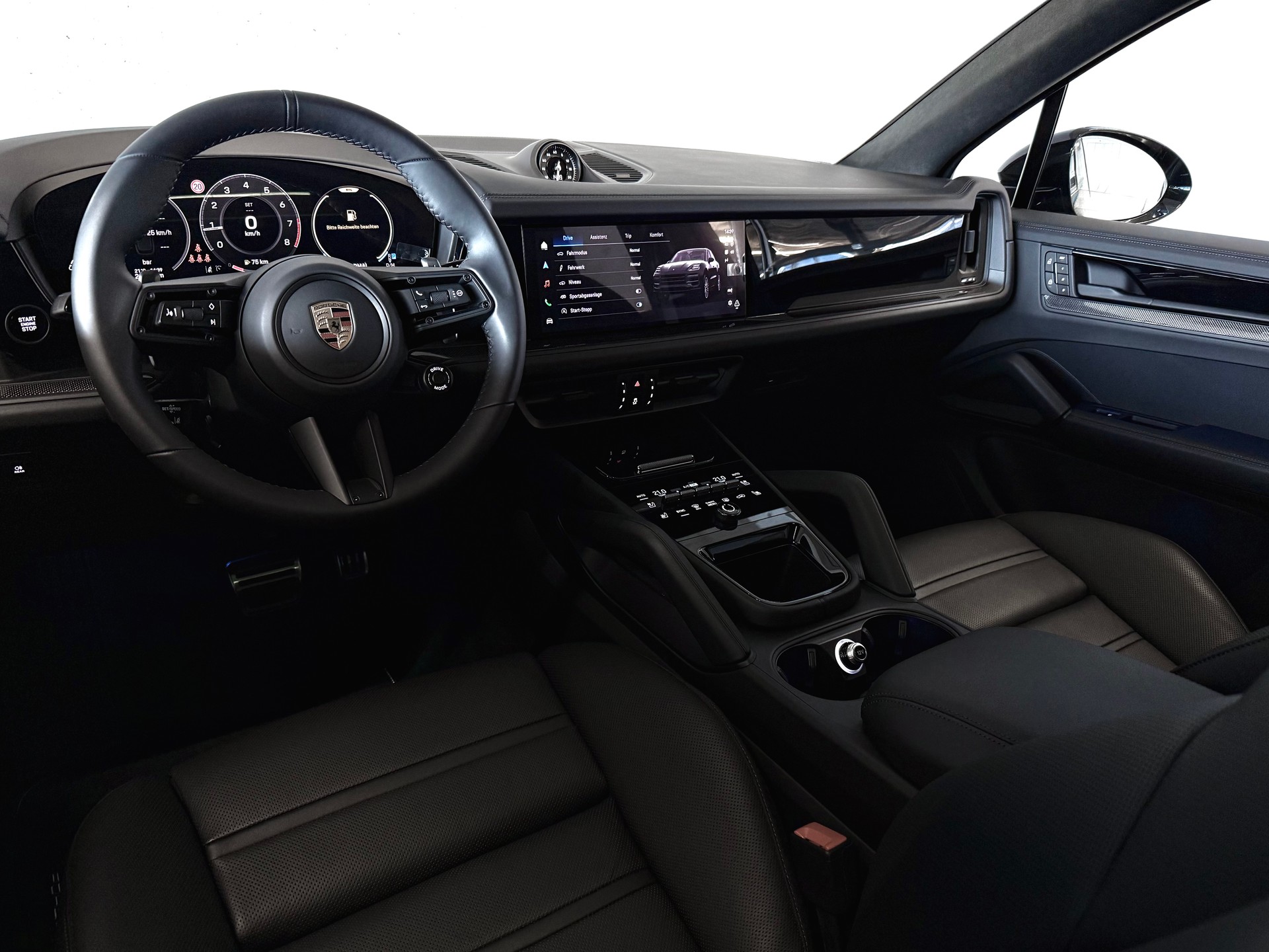 PORSCHE CAYENNE GTS | CARBON INTERIEUR | STANDHEIZUNG | HINTERACHSLENKUNG | PANO-DACH | AHK-image-5