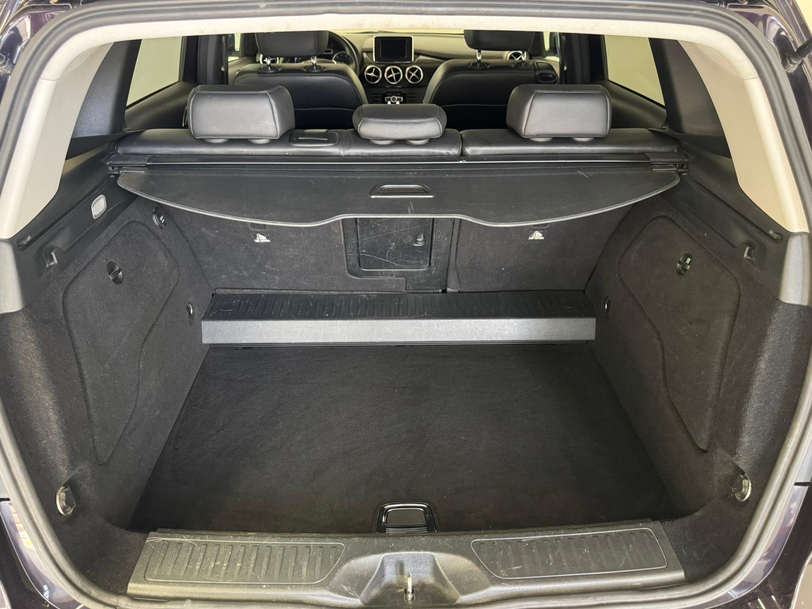 MERCEDES-BENZ B 180 7G-DCT-image-12