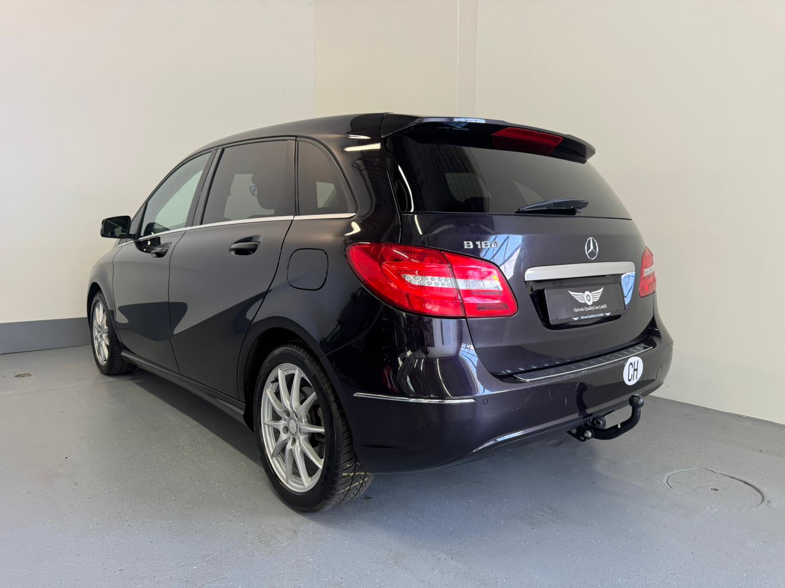 MERCEDES-BENZ B 180 7G-DCT-image-9