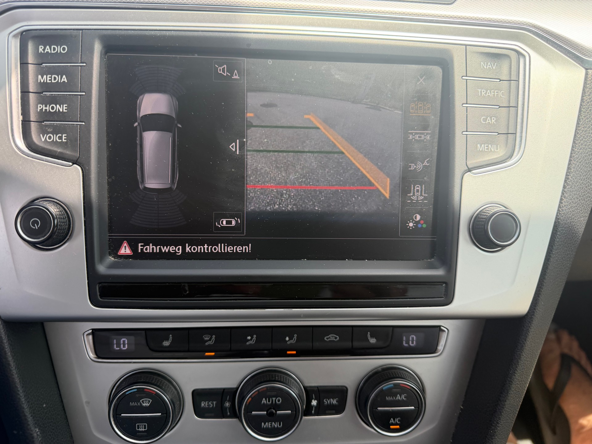 VW Passat Variant 2.0 TDI BMT Comfortline DSG-image-4