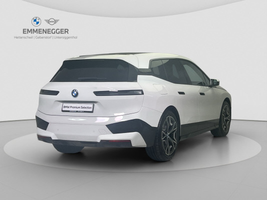 BMW iX xDrive40-image-4