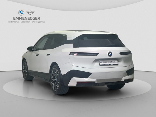 BMW iX xDrive40-image-2