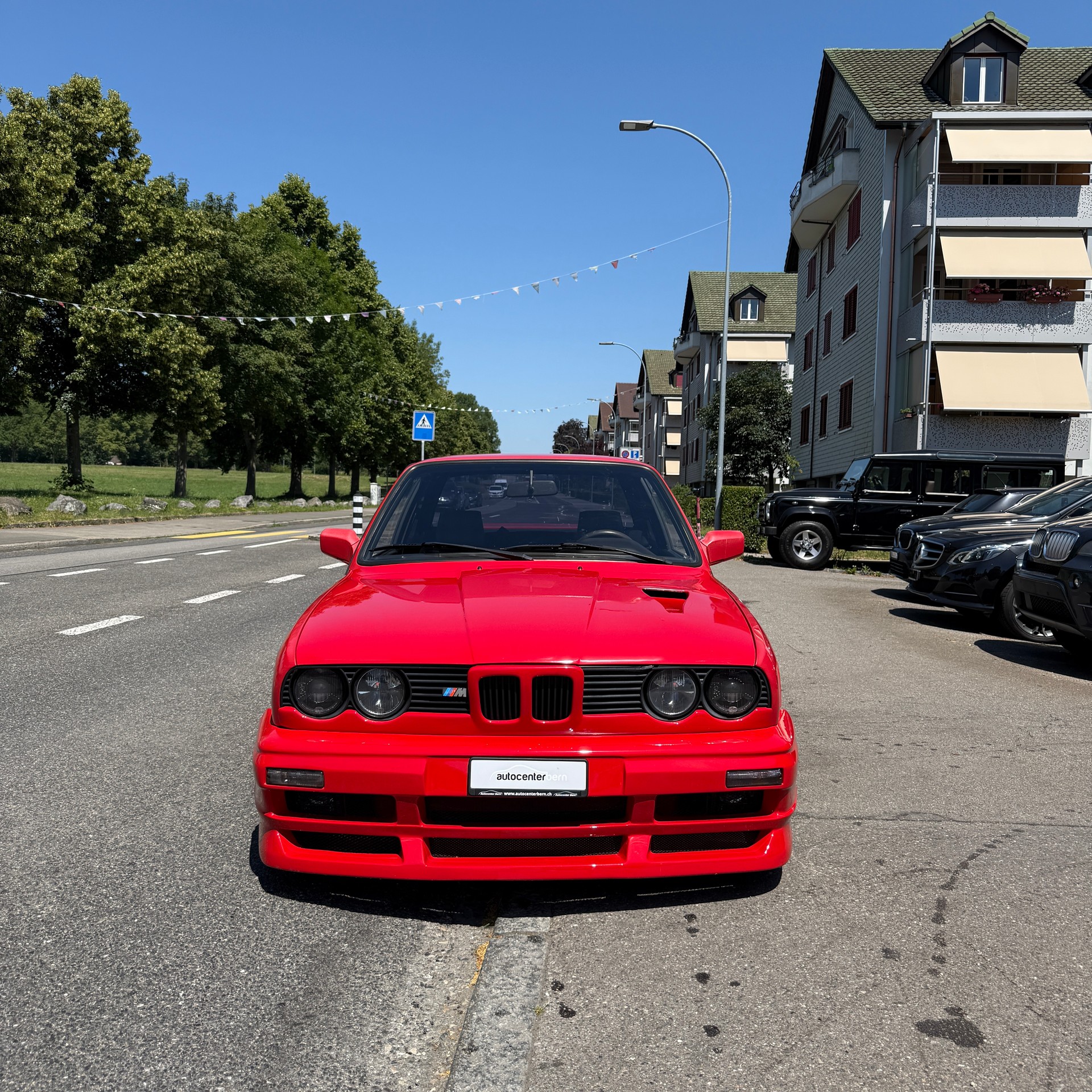 BMW 318i-image-1