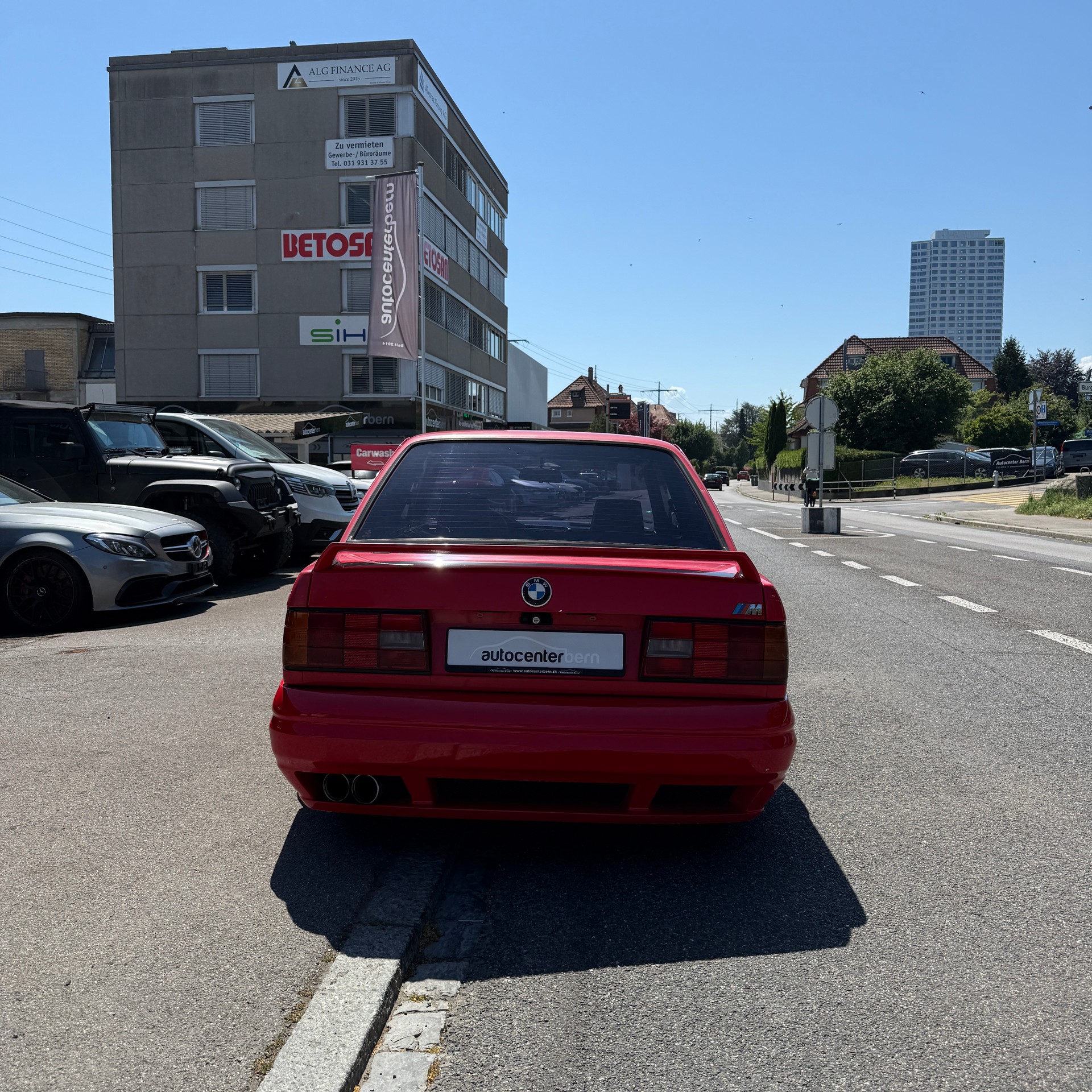 BMW 318i-image-5