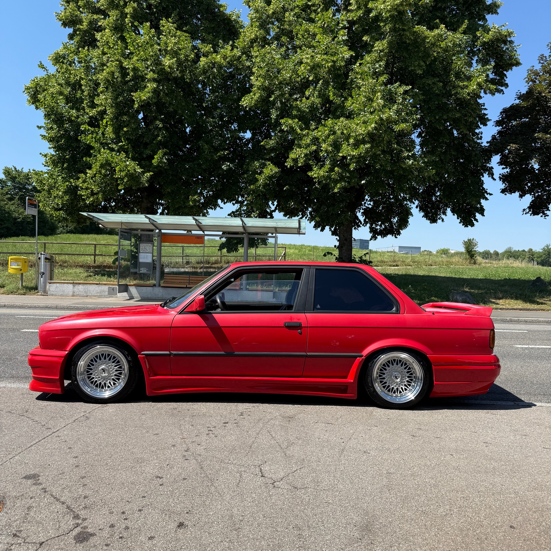 BMW 318i-image-3