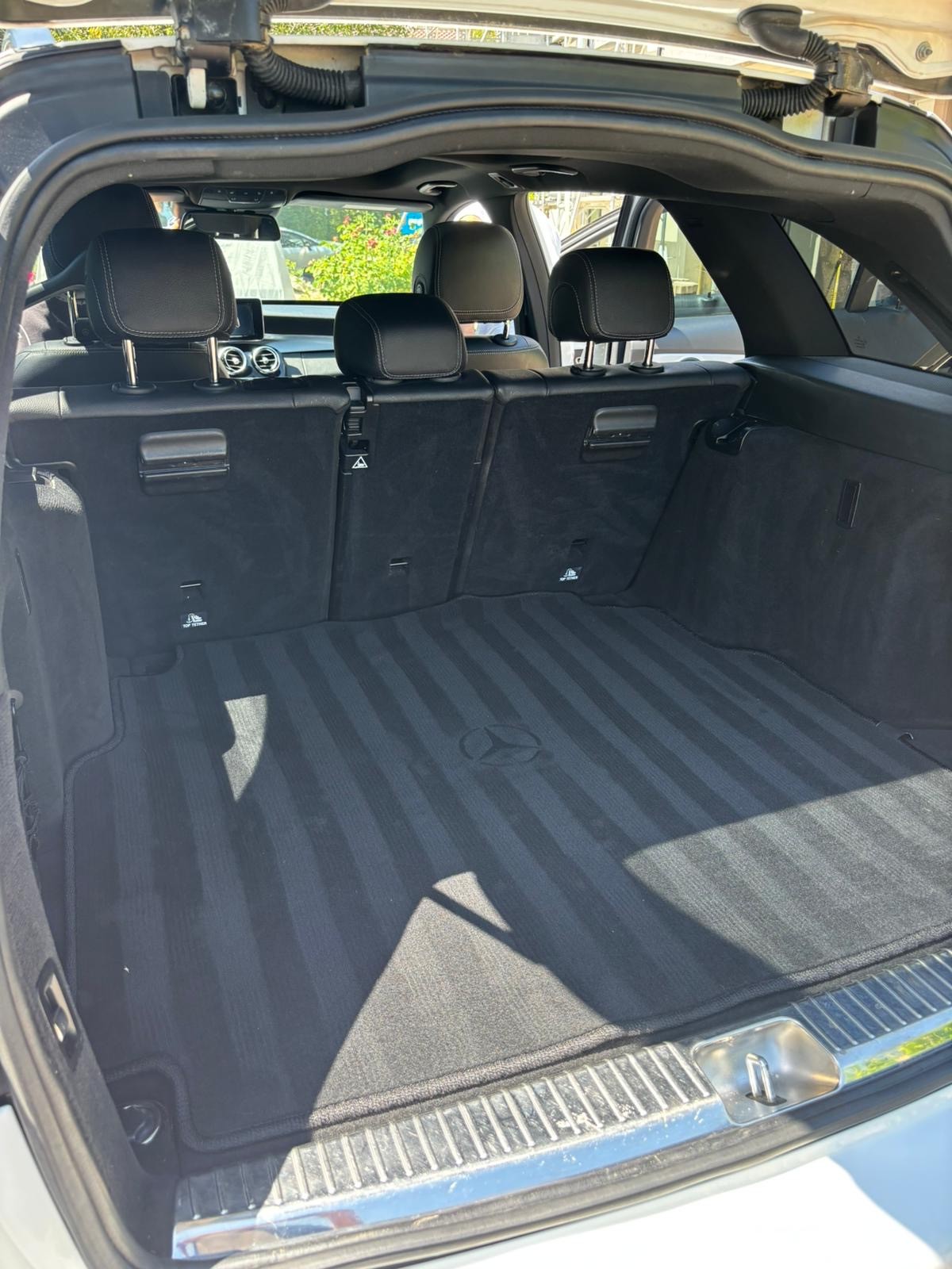 MERCEDES-BENZ C 200 AMG Line 4matic-image-5